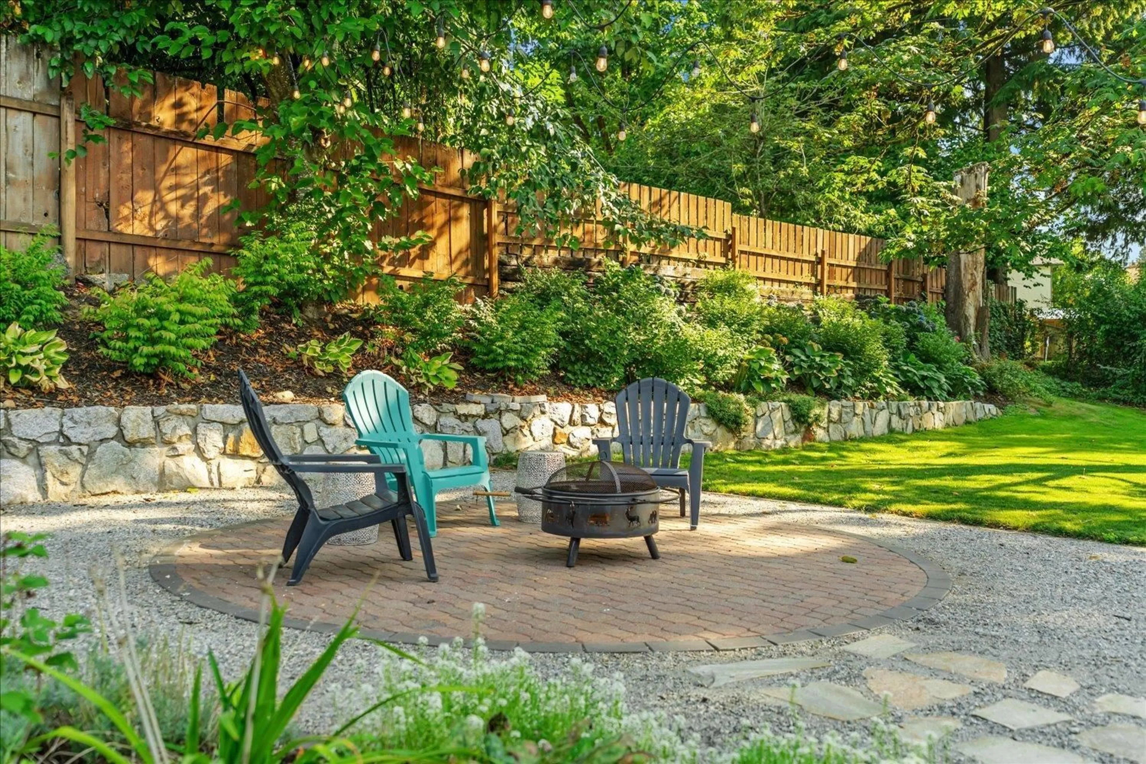 Patio, street for 8226 CADE BARR, Mission British Columbia V2V3Z5