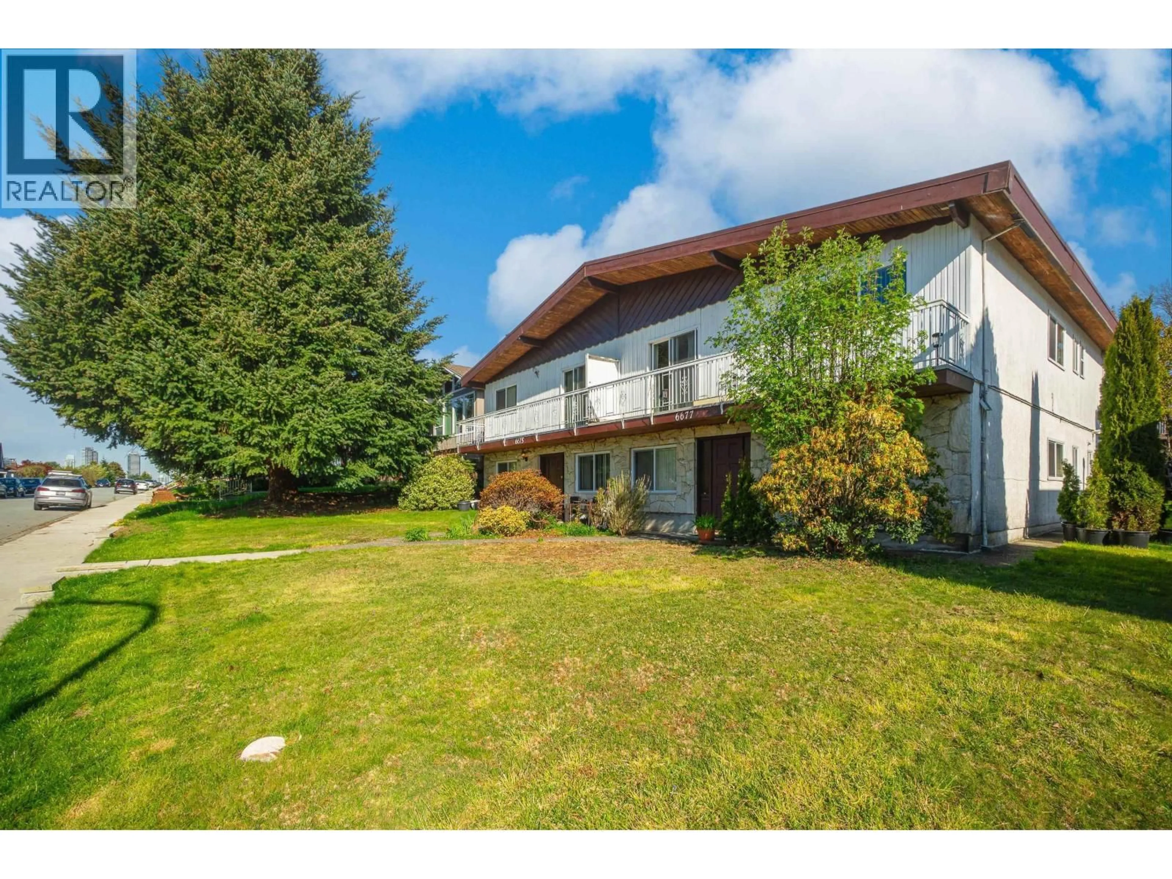 A pic from outside/outdoor area/front of a property/back of a property/a pic from drone, unknown for 6675- - 6677 LOCHDALE STREET, Burnaby British Columbia V5B2M7