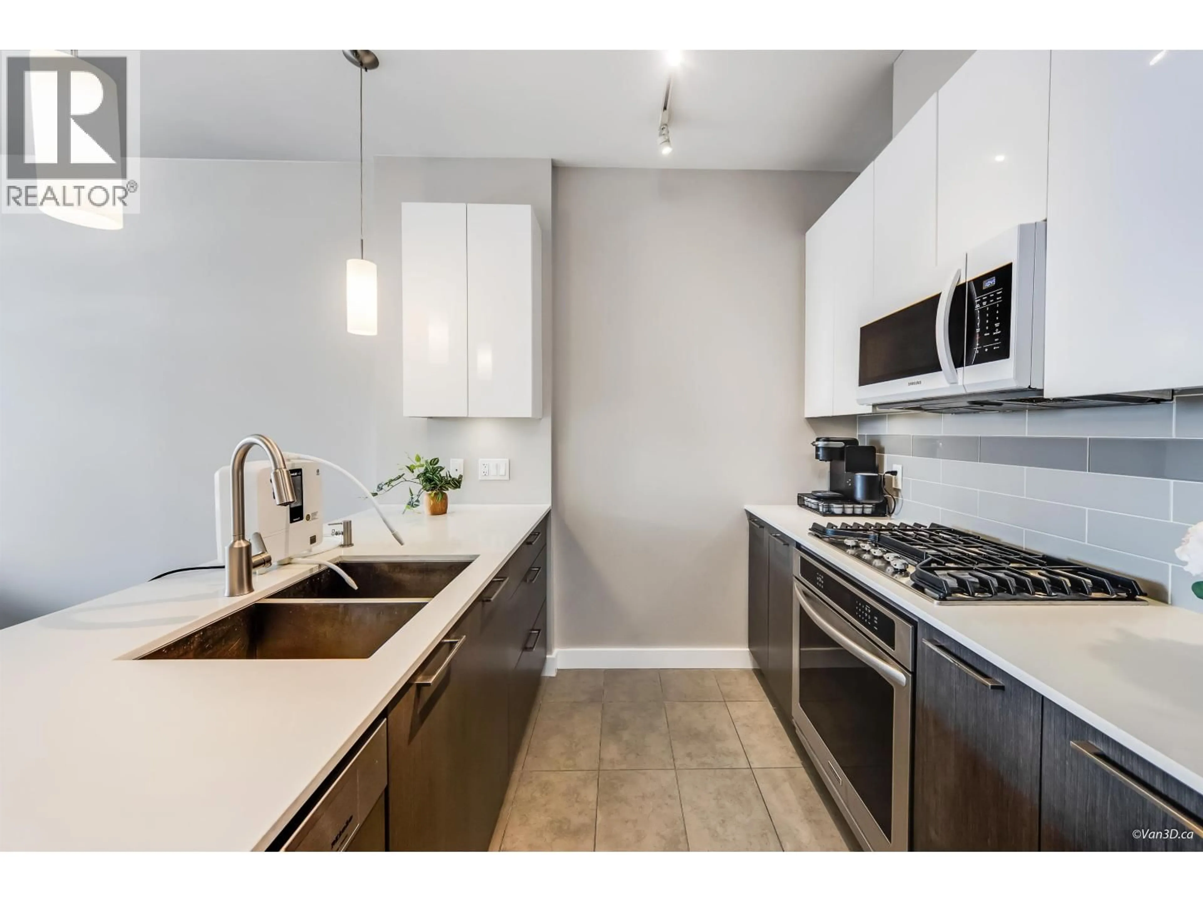 Unknown for 3018 - 5511 HOLLYBRIDGE WAY, Richmond British Columbia V7C0A3