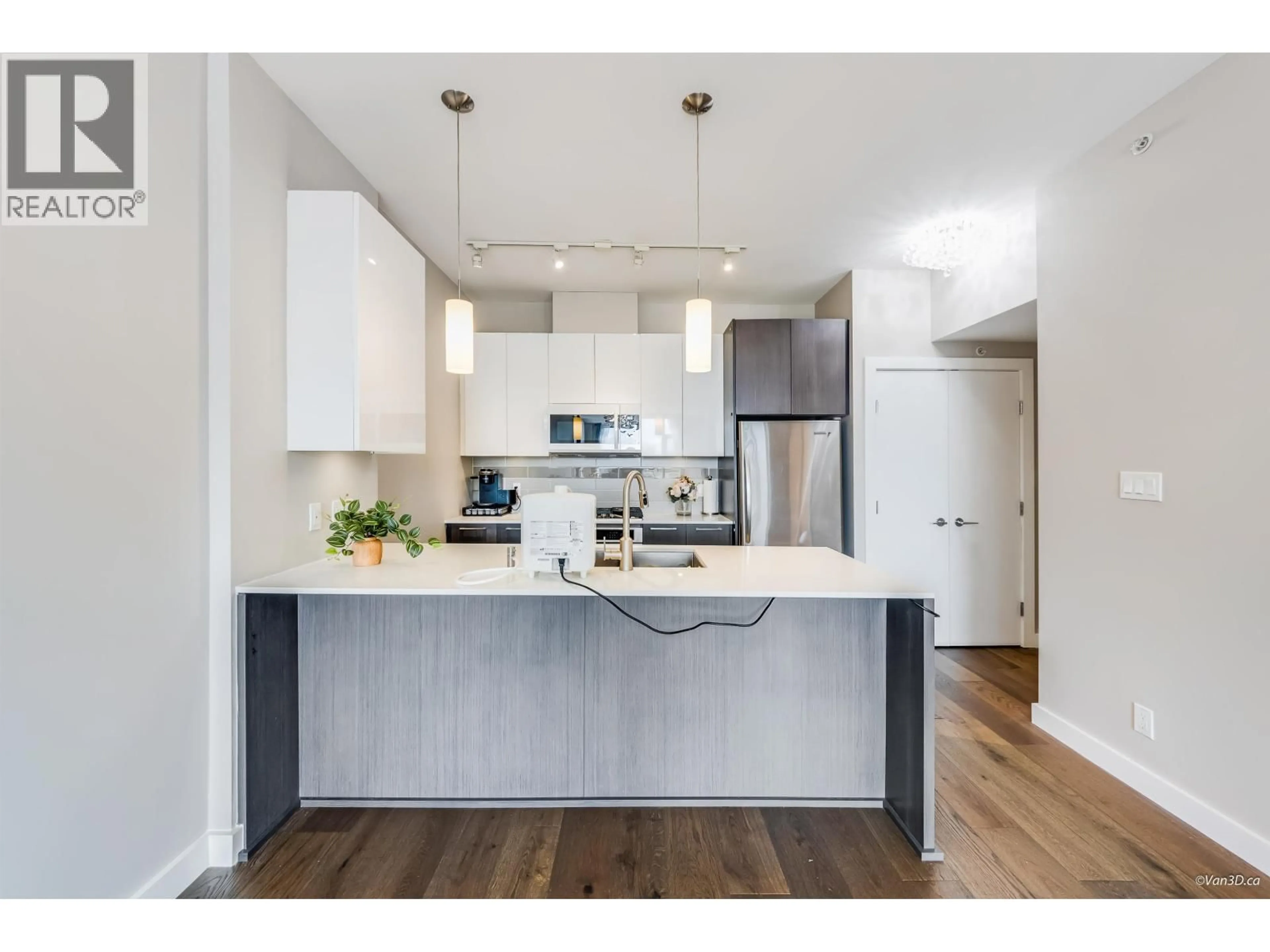 Open concept kitchen, wood/laminate floor for 3018 - 5511 HOLLYBRIDGE WAY, Richmond British Columbia V7C0A3