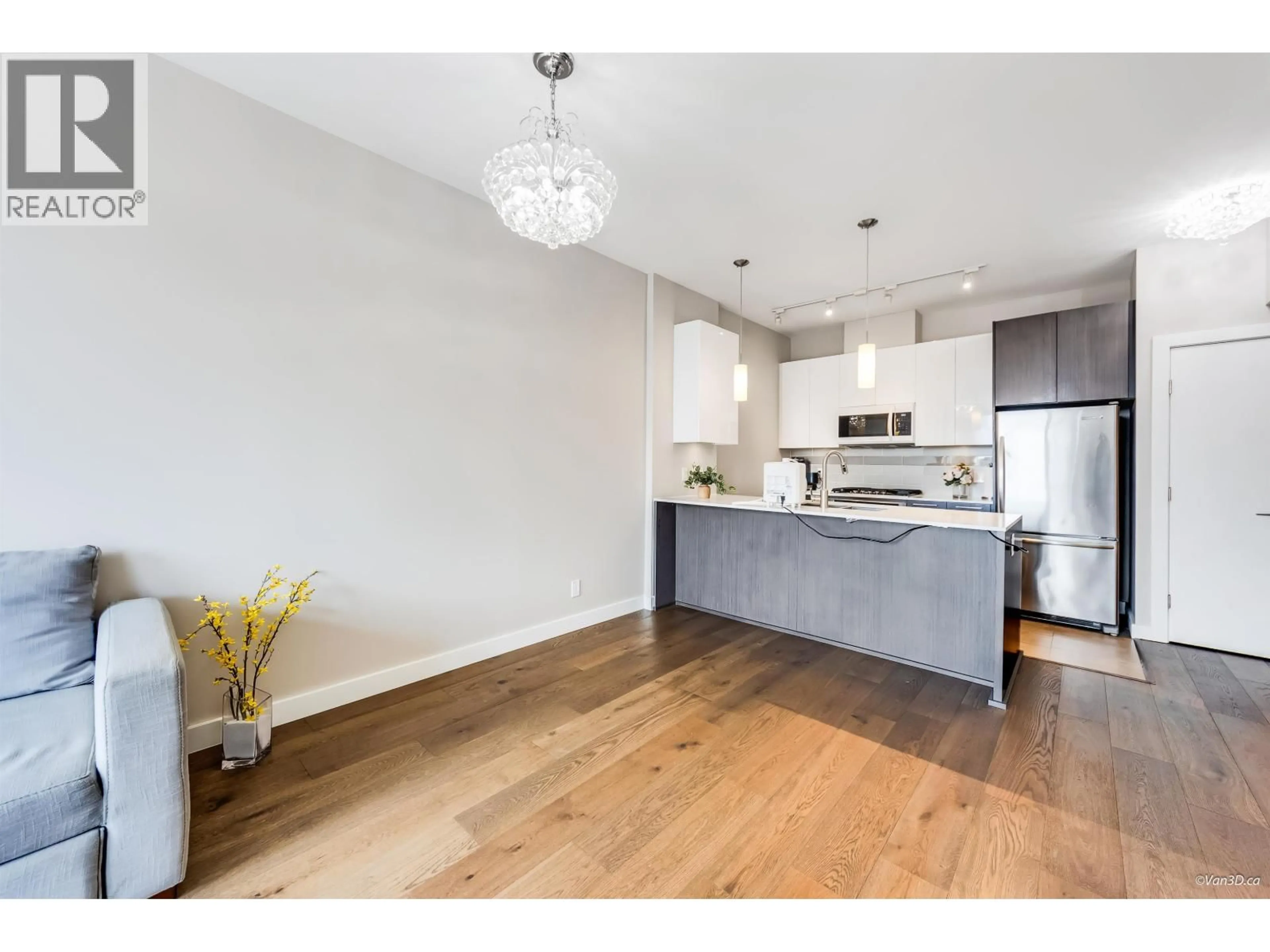 Open concept kitchen, wood/laminate floor for 3018 - 5511 HOLLYBRIDGE WAY, Richmond British Columbia V7C0A3