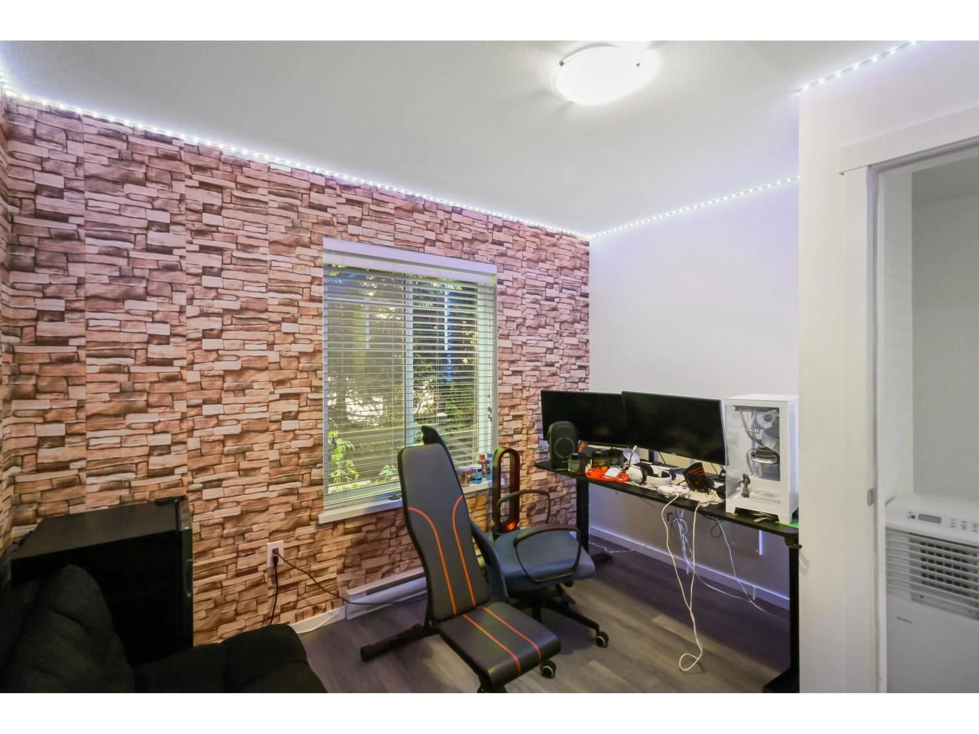 A pic of a room for 109 - 8168 136A, Surrey British Columbia V3W2Z6