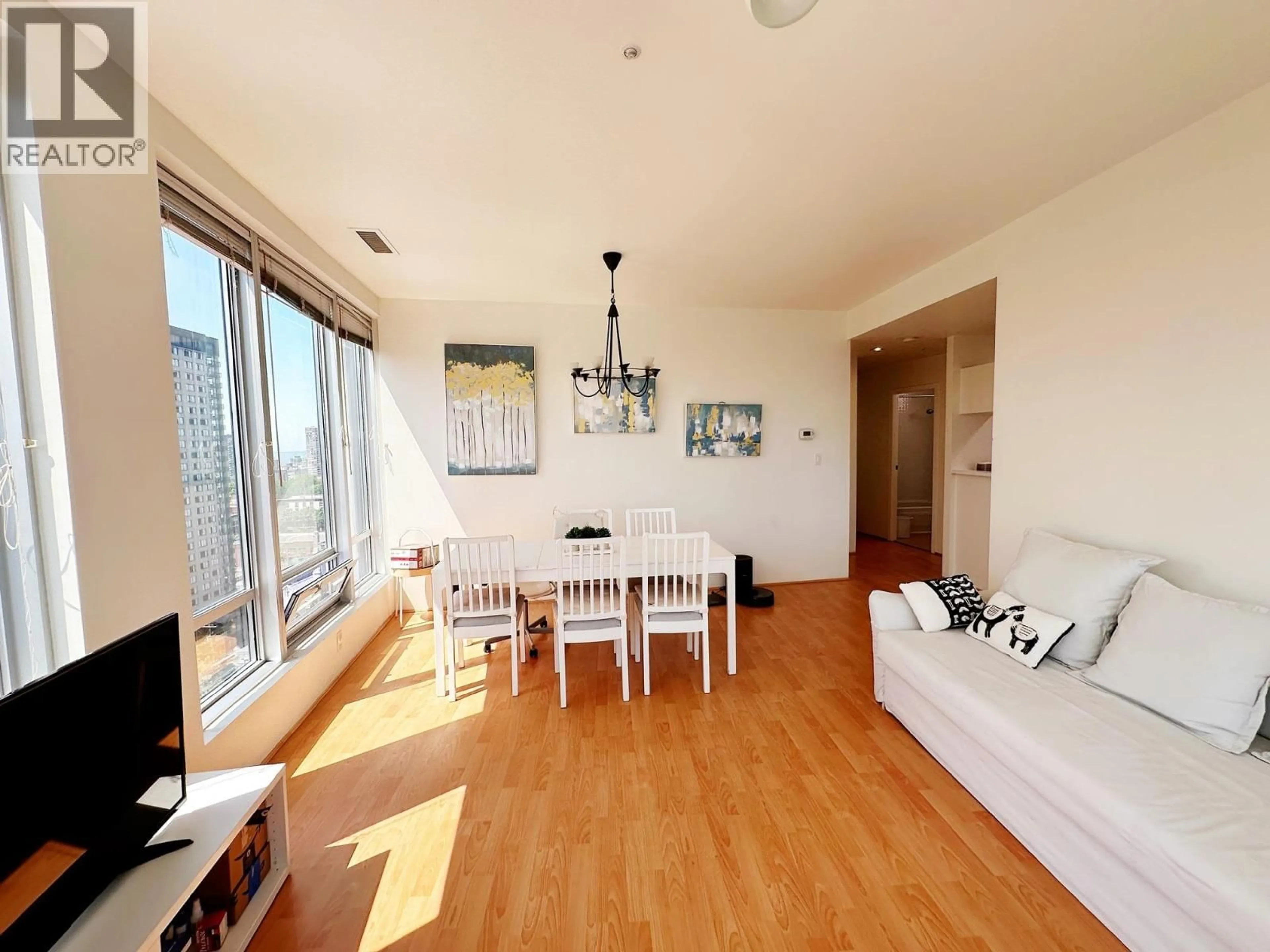 A pic of a room for 1401 - 989 NELSON STREET, Vancouver British Columbia V6Z2S1