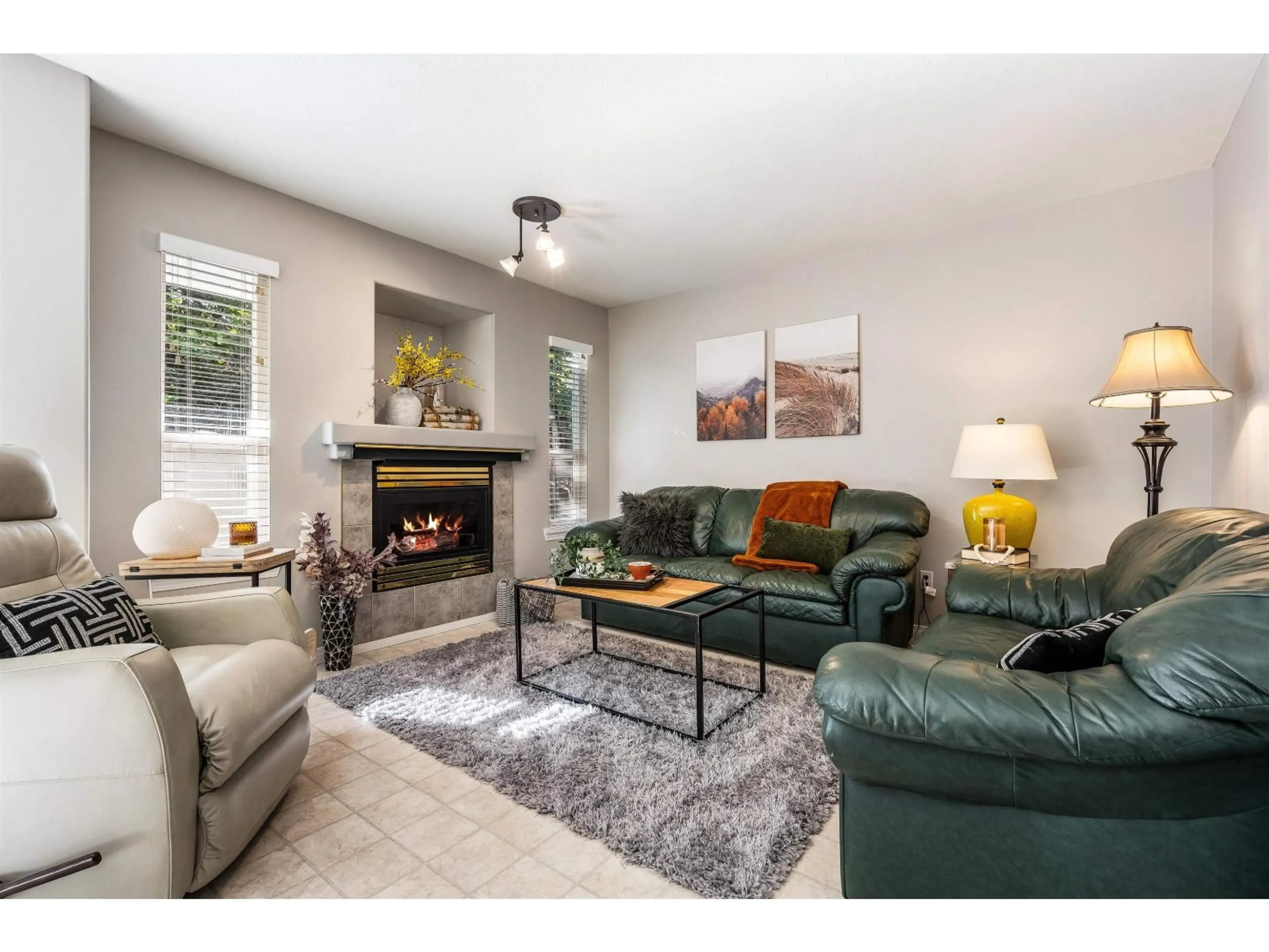 Living room with furniture, unknown for 8 - 45932 LEWIS AVENUE, Chilliwack British Columbia V2P3C2