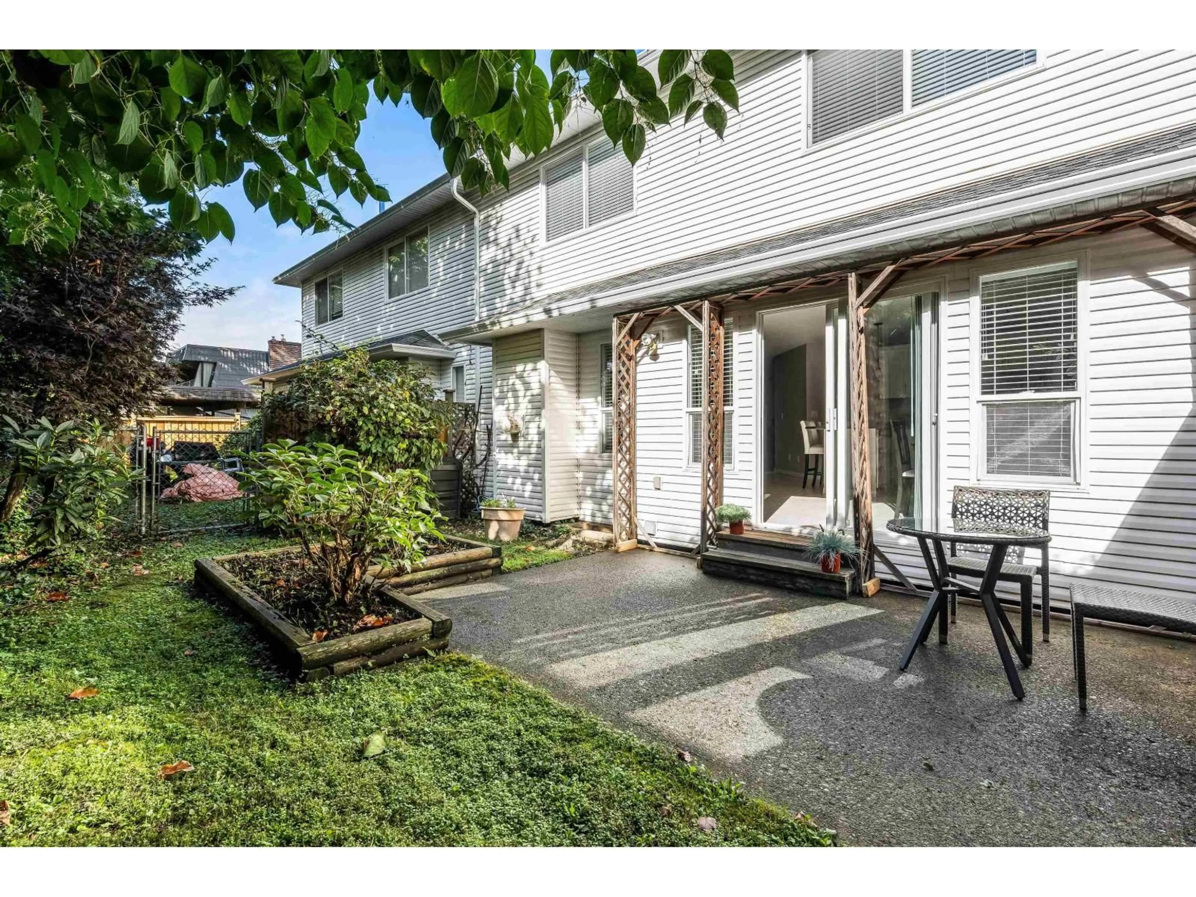 Patio, street for 8 - 45932 LEWIS AVENUE, Chilliwack British Columbia V2P3C2