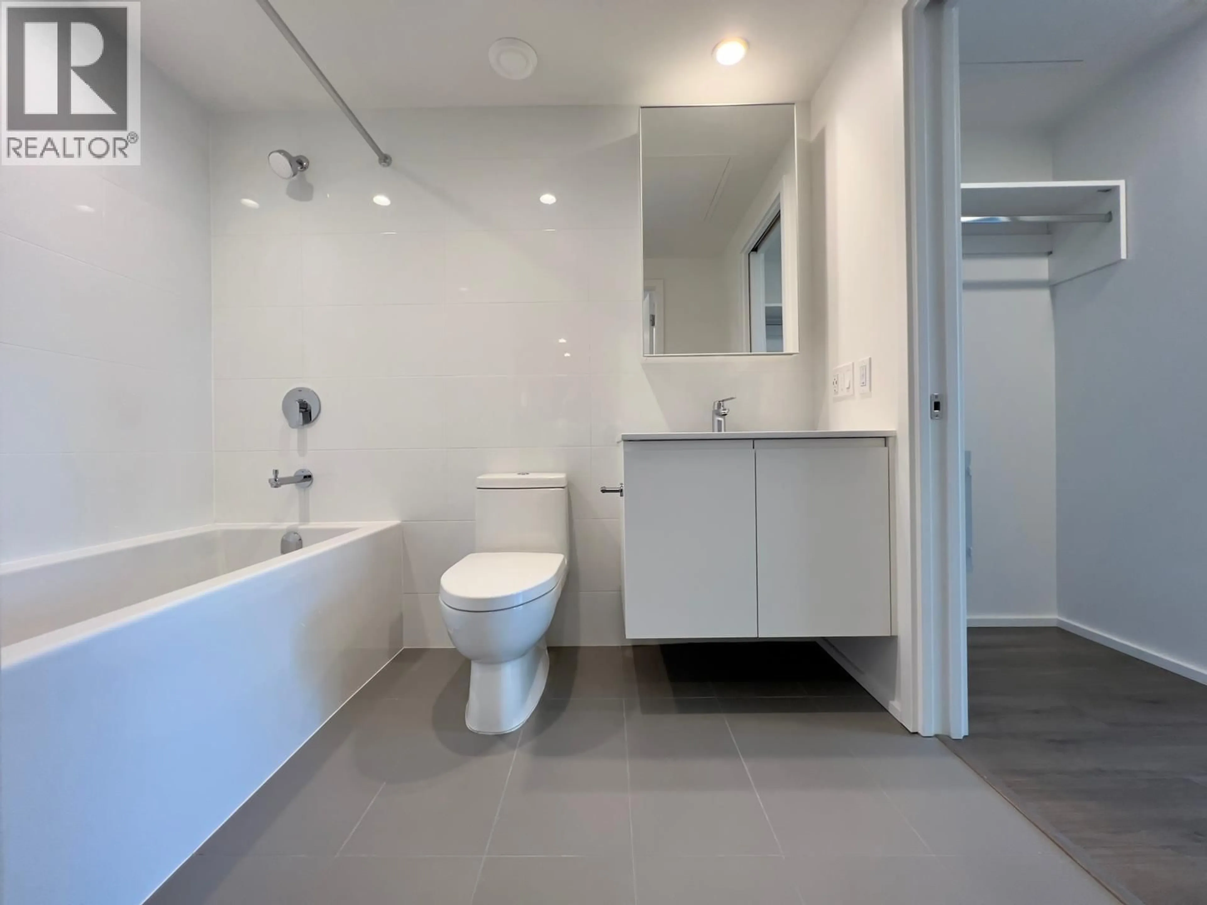 Standard bathroom, ceramic/tile floor for 304 - 3809 EVERGREEN PLACE, Burnaby British Columbia V3J0M1