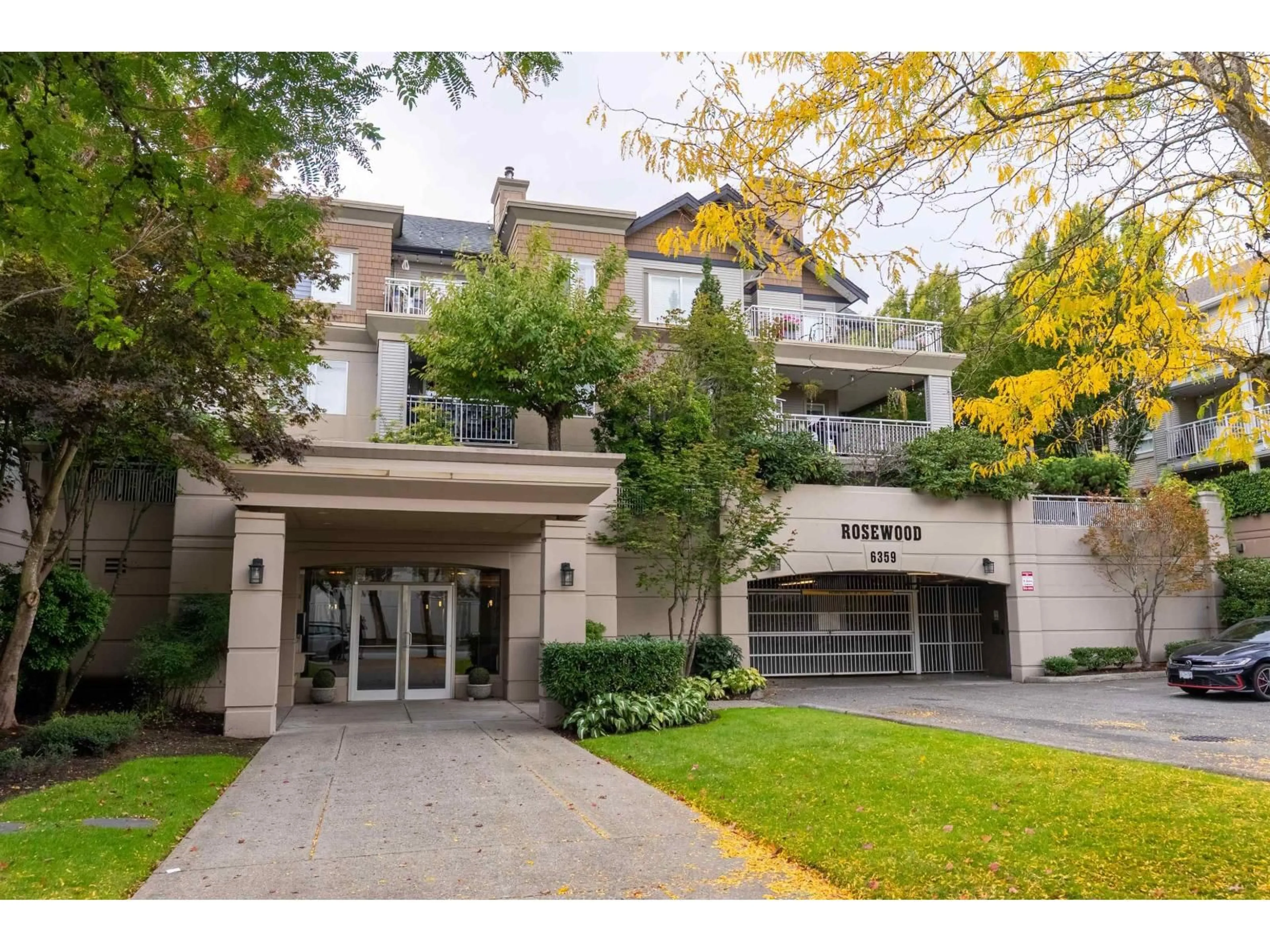 Indoor foyer for 208 - 6359 198, Langley British Columbia V2Y2E3