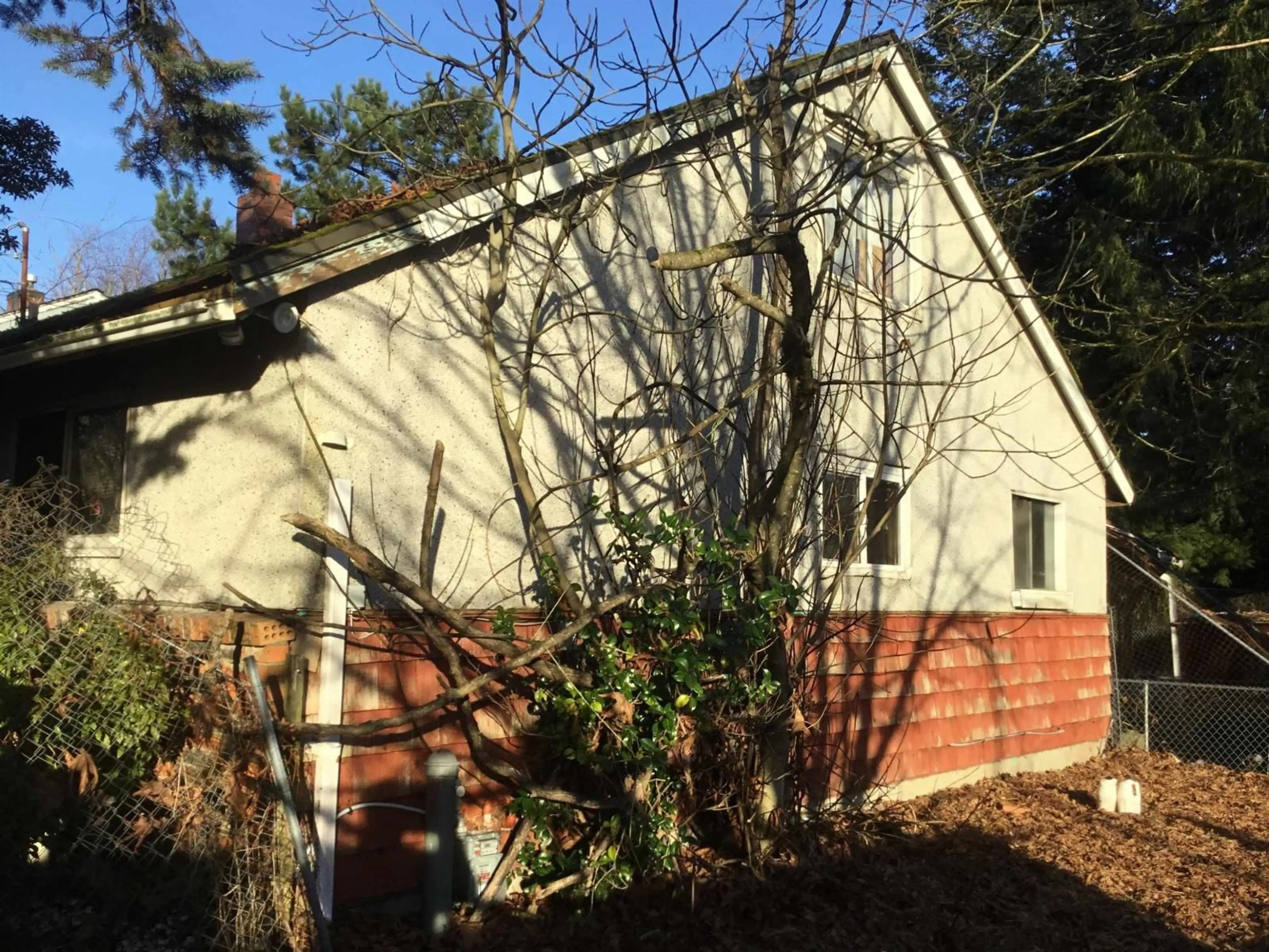 A pic from outside/outdoor area/front of a property/back of a property/a pic from drone, building for 10068 143 STREET, Surrey British Columbia V3T4S8