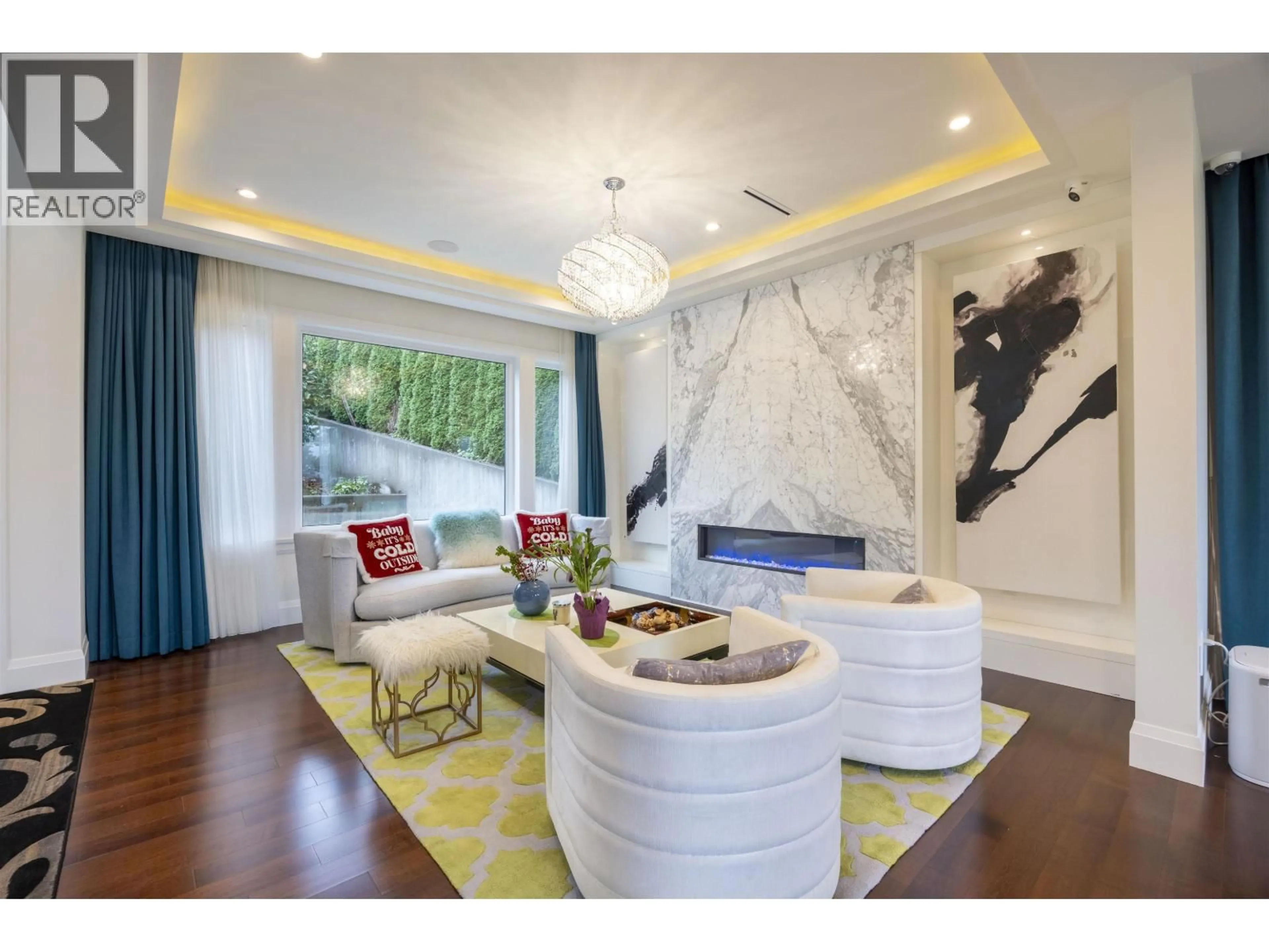 Living room with furniture, unknown for 5111 HARBOUR VIEW ROAD, Burnaby British Columbia V5B1C9