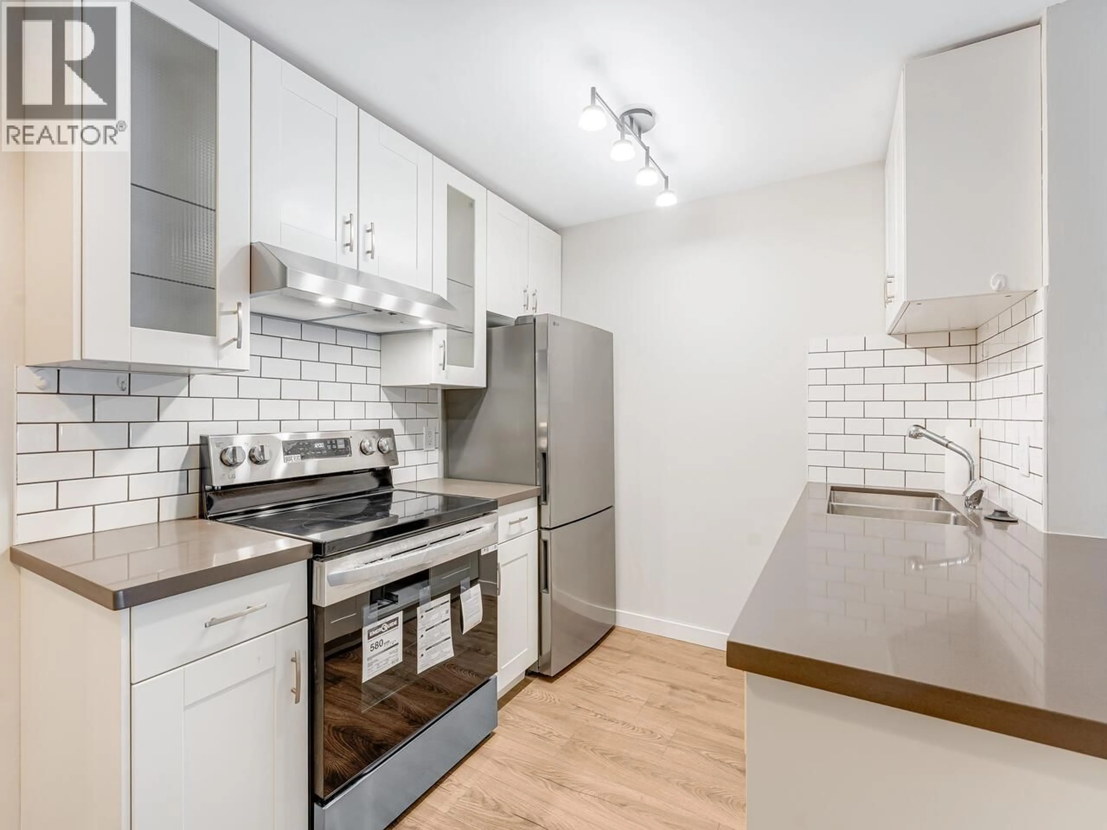Standard kitchen, unknown for 204 - 2234 PRINCE ALBERT STREET, Vancouver British Columbia V5T4K9