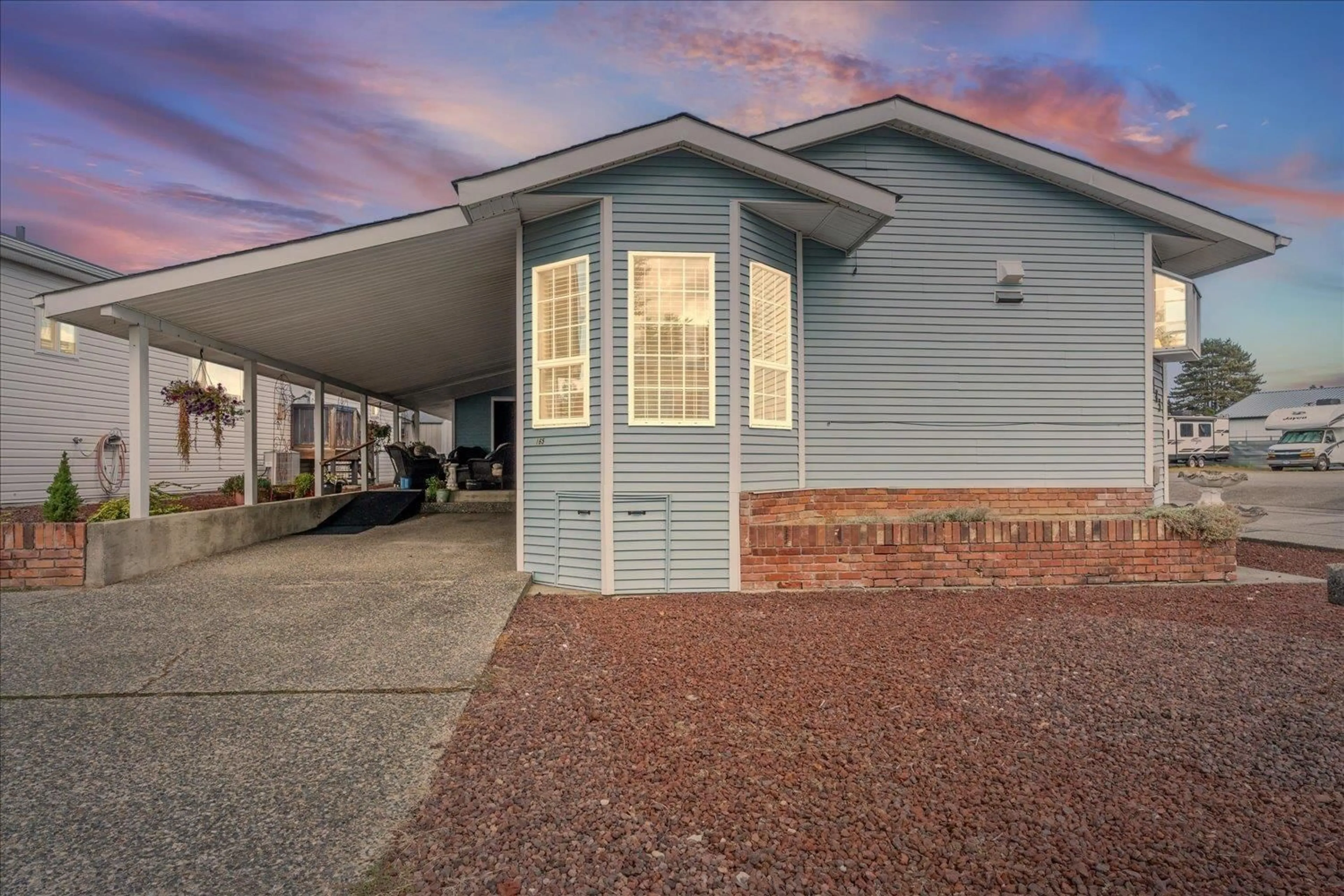 Home with vinyl exterior material, street for 165 - 9055 ASHWELL ROAD, Chilliwack British Columbia V2P7S6