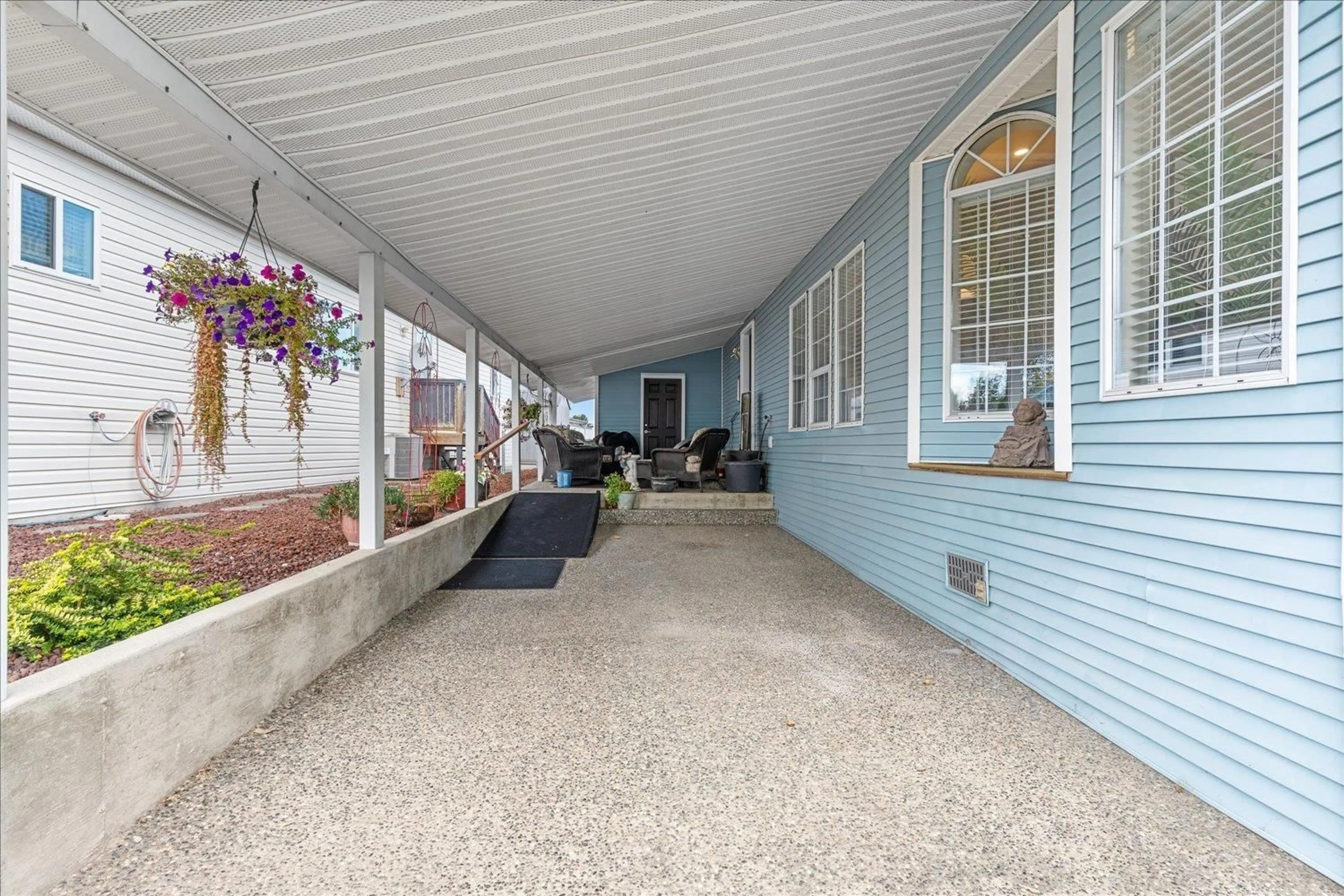 Patio, street for 165 - 9055 ASHWELL ROAD, Chilliwack British Columbia V2P7S6