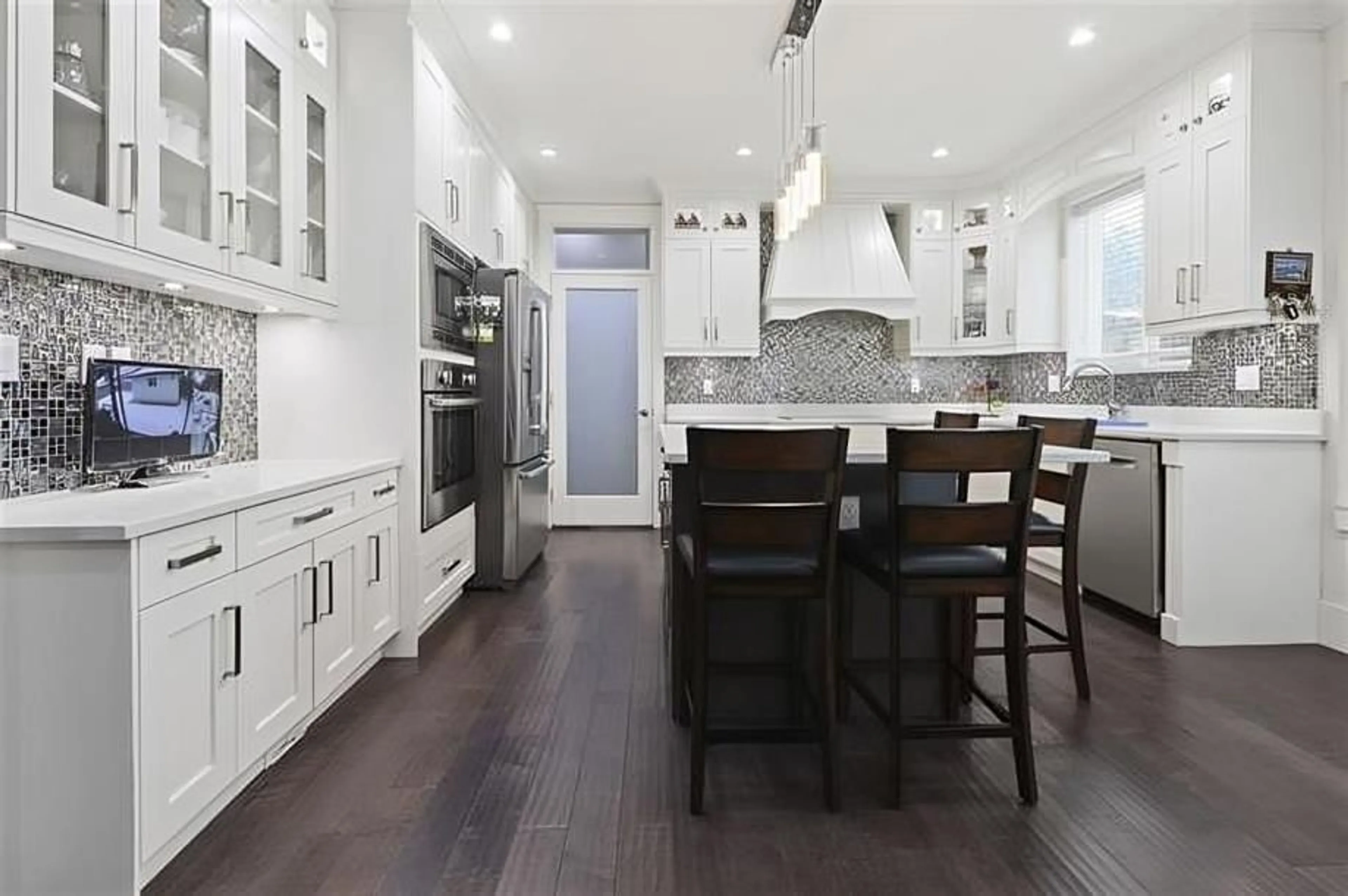 Open concept kitchen, unknown for 9527 118, Delta British Columbia V4C6J3