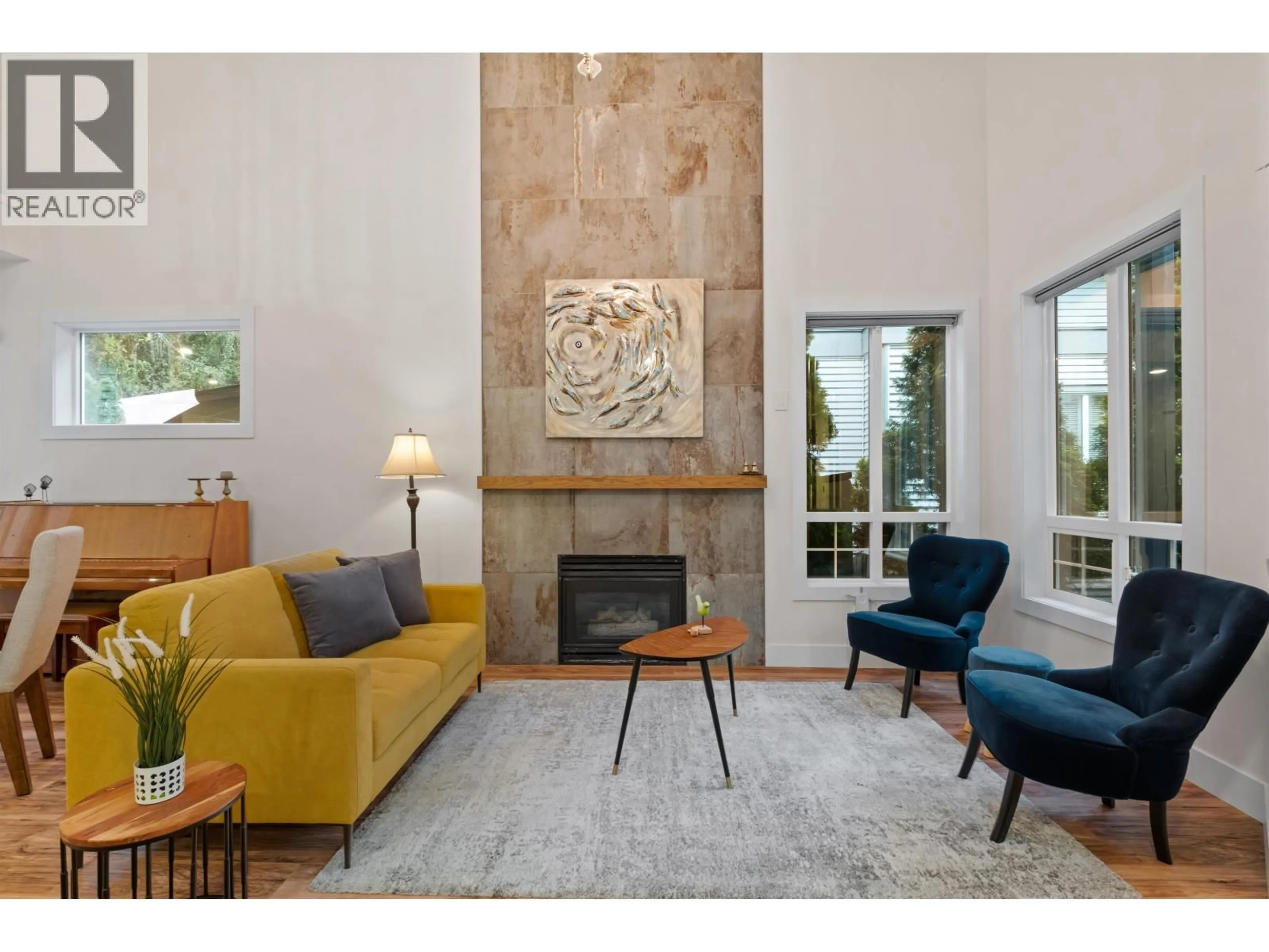 Living room with furniture, unknown for 1693 ARBUTUS PLACE, Coquitlam British Columbia V3E3K2