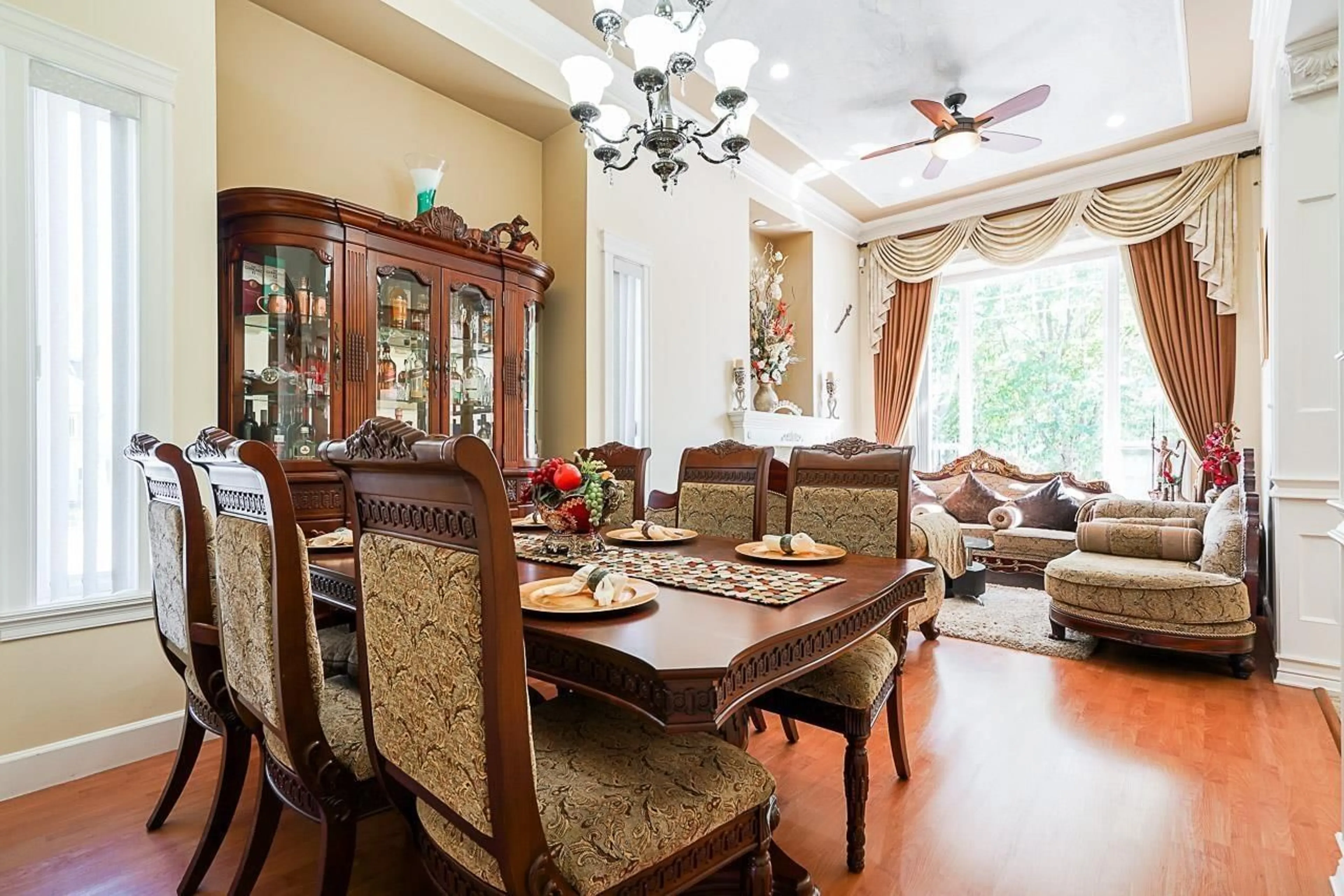 Dining room, wood/laminate floor for 13535 80A, Surrey British Columbia V3W1R3