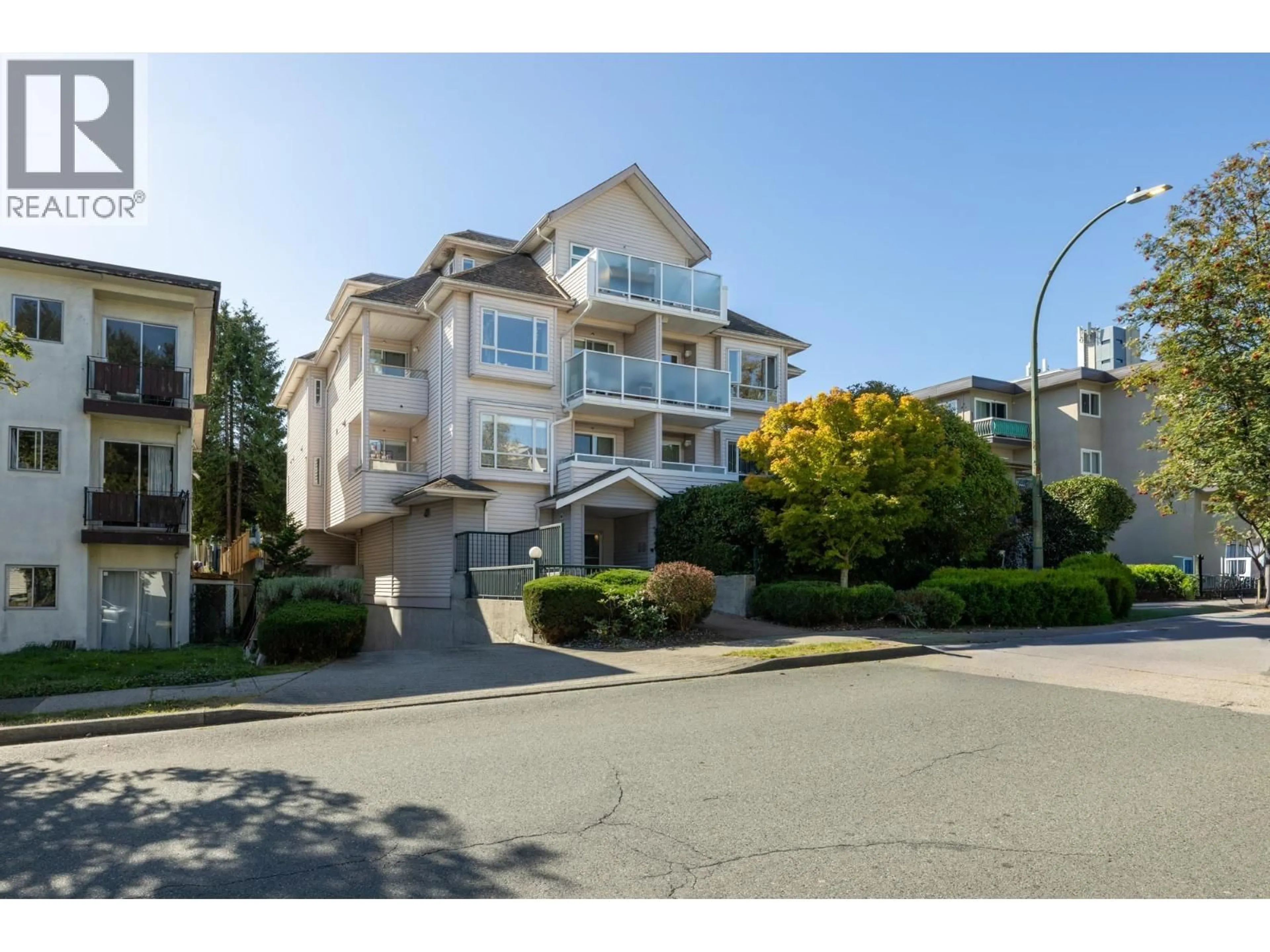 Unknown for 303 - 788 8TH AVENUE, Vancouver British Columbia V5T1T4