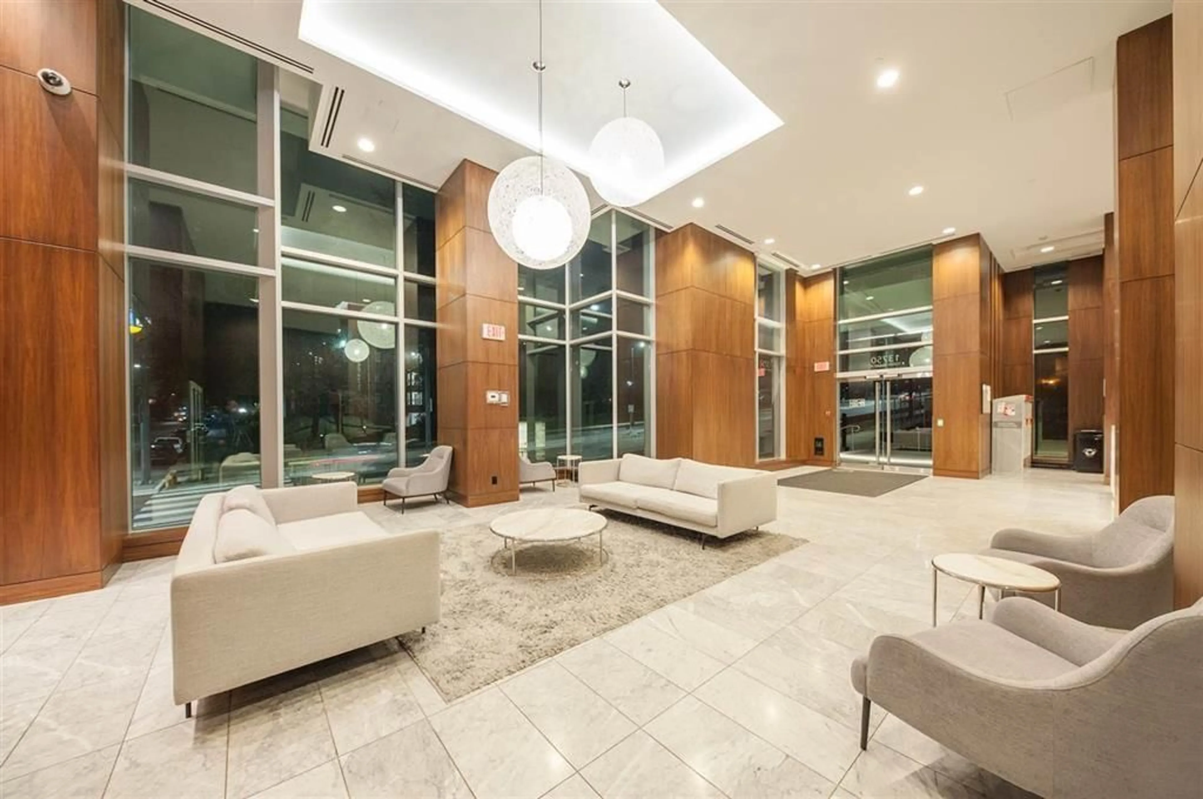Lobby for 2809 - 13750 100, Surrey British Columbia V3T0L3