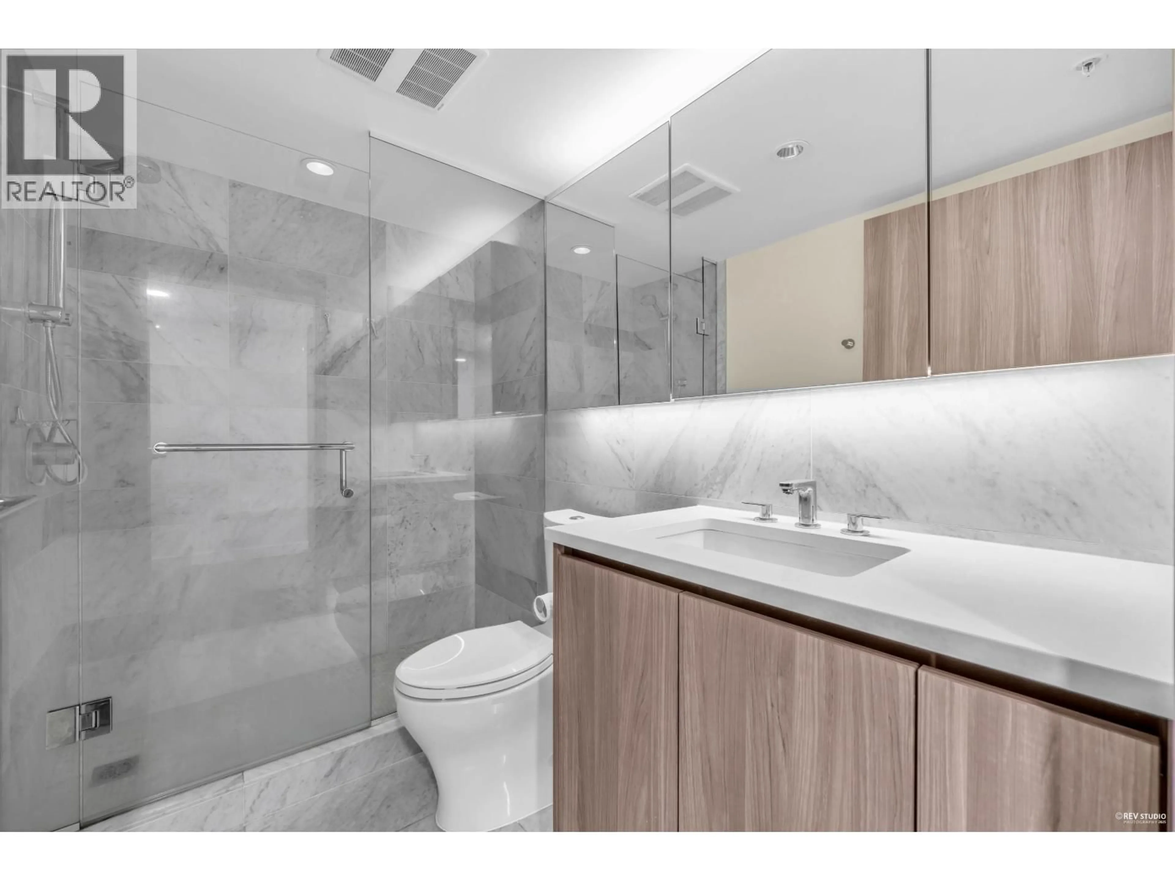 Standard bathroom, ceramic/tile floor for 901 - 455 MARINE DRIVE, Vancouver British Columbia V5X0H3