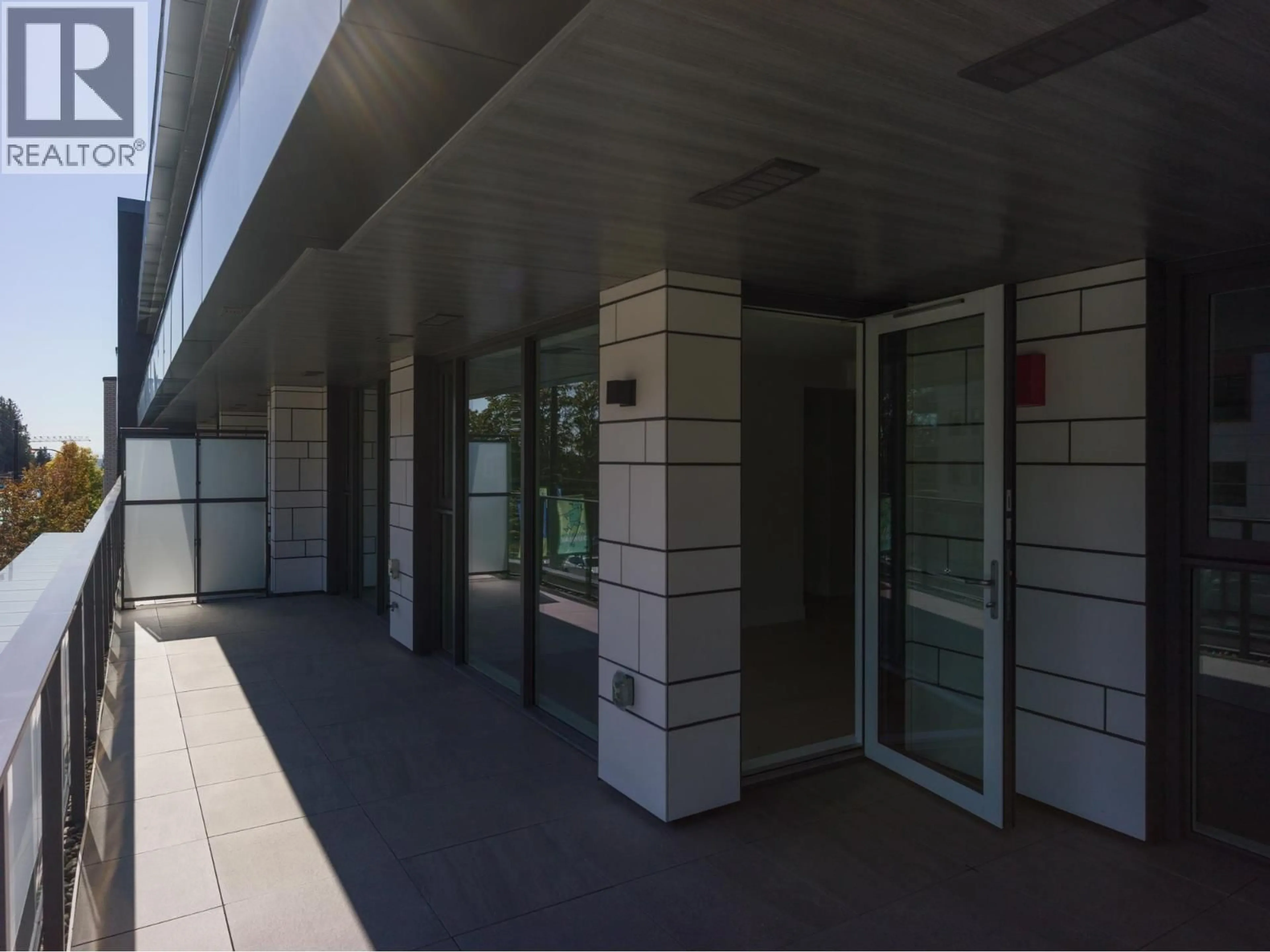 Indoor foyer for 205 - 3636 39TH AVENUE, Vancouver British Columbia V6N0E8