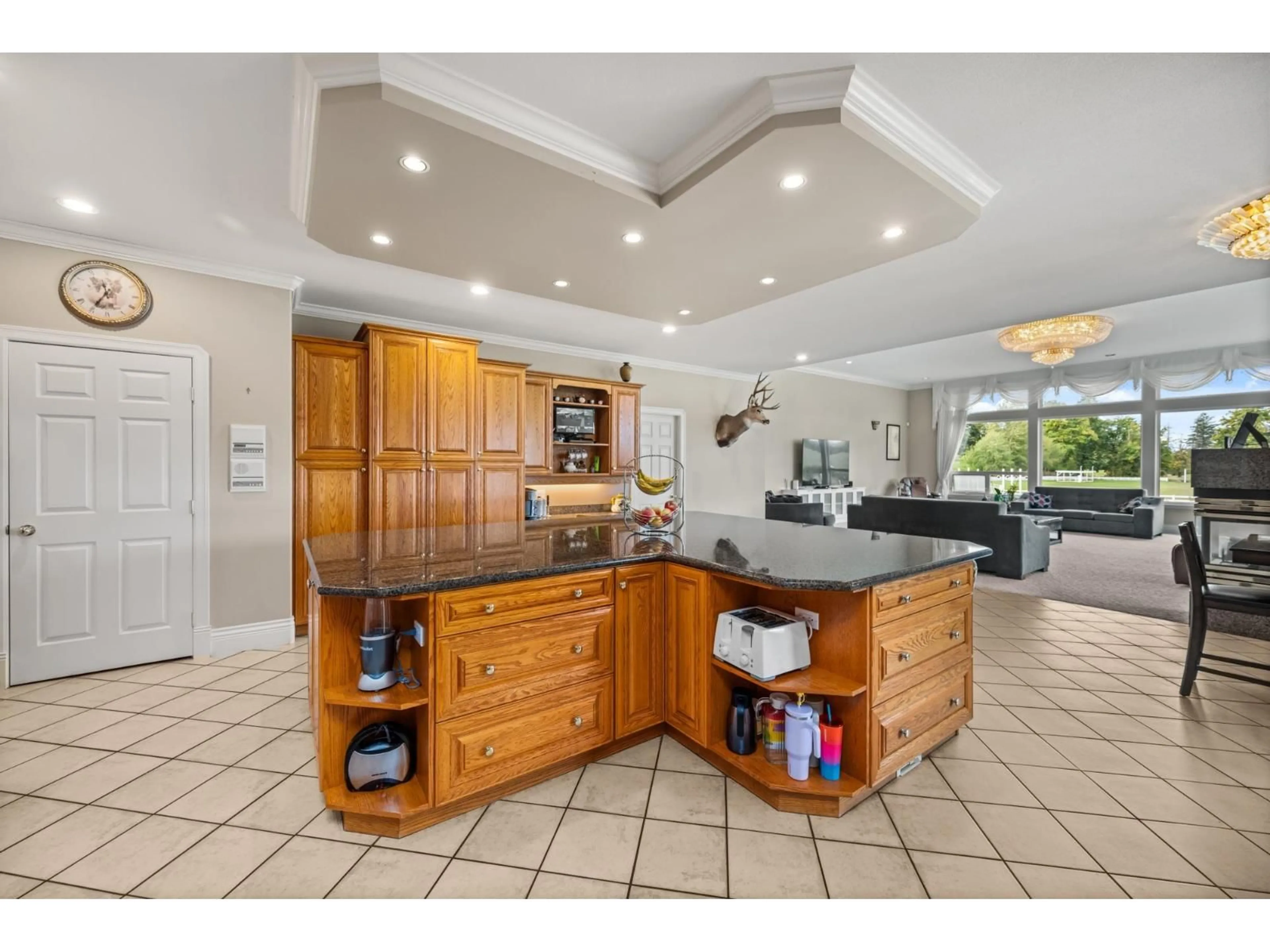 Open concept kitchen, ceramic/tile floor for 667 248, Langley British Columbia V4W2C2