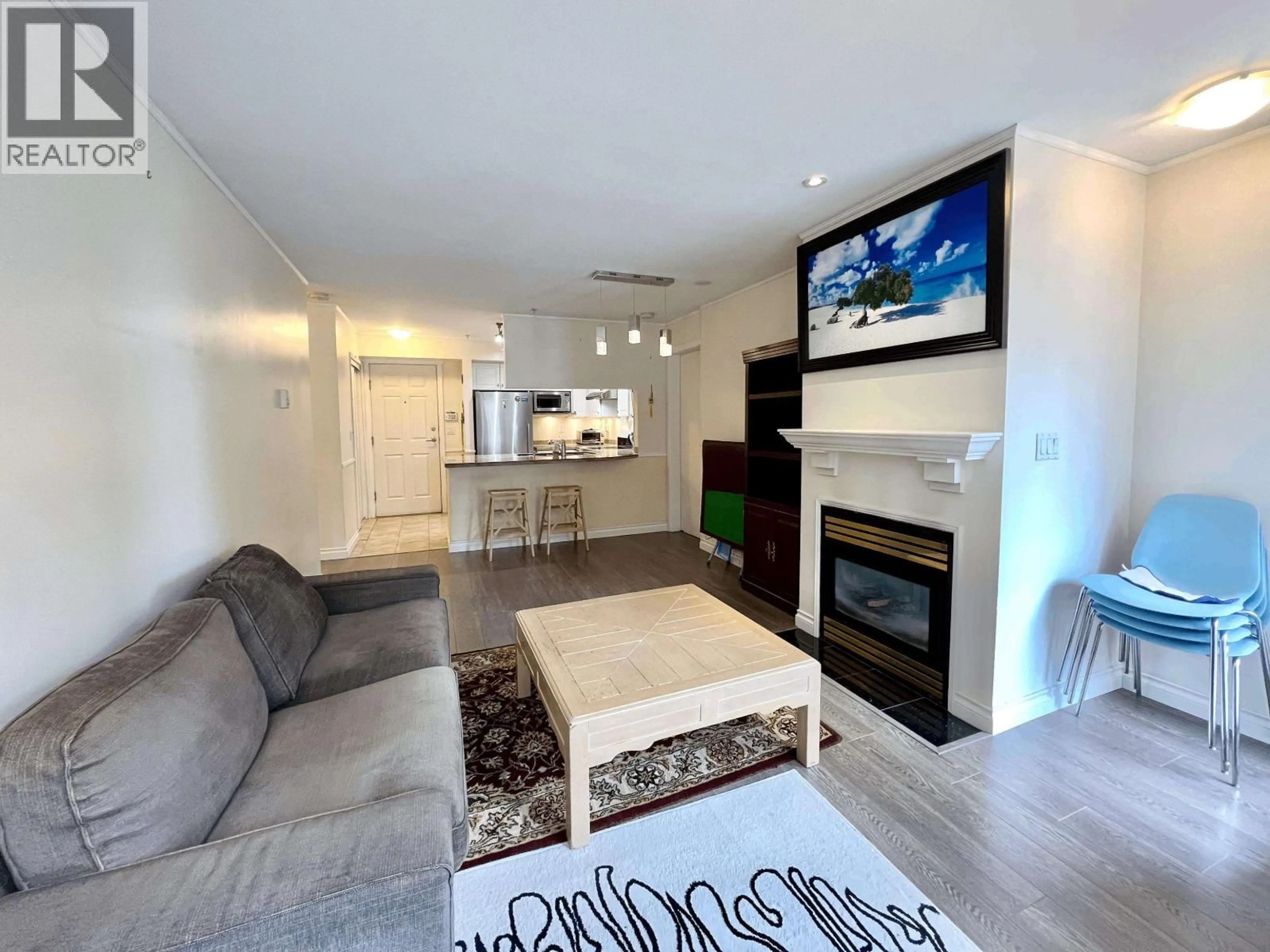 Living room with furniture, unknown for 301 - 7038 21ST AVENUE, Burnaby British Columbia V5E2Y9