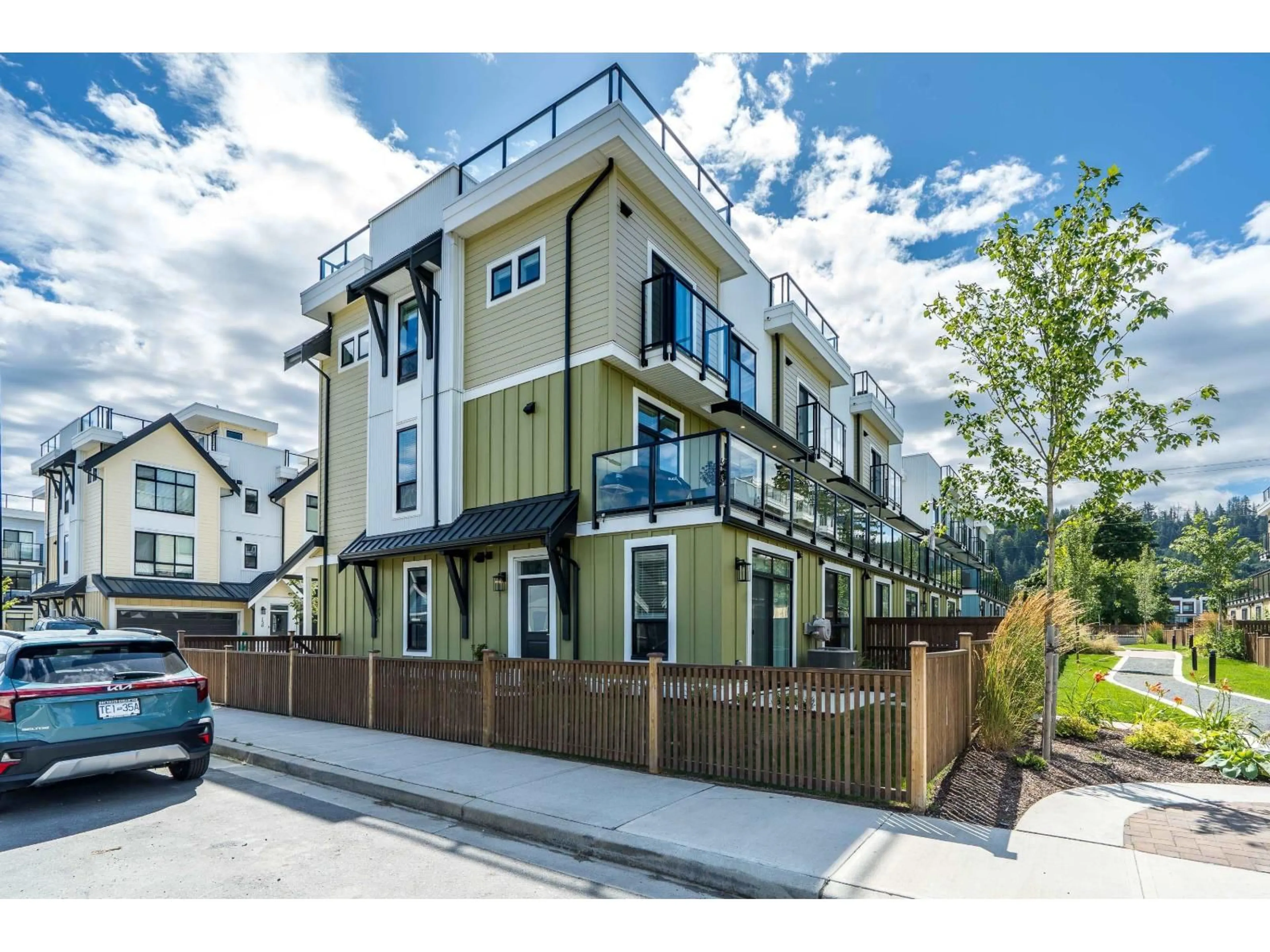 Home with vinyl exterior material, street for 159 - 46211 PROMONTORY ROAD, Chilliwack British Columbia V2R6E5