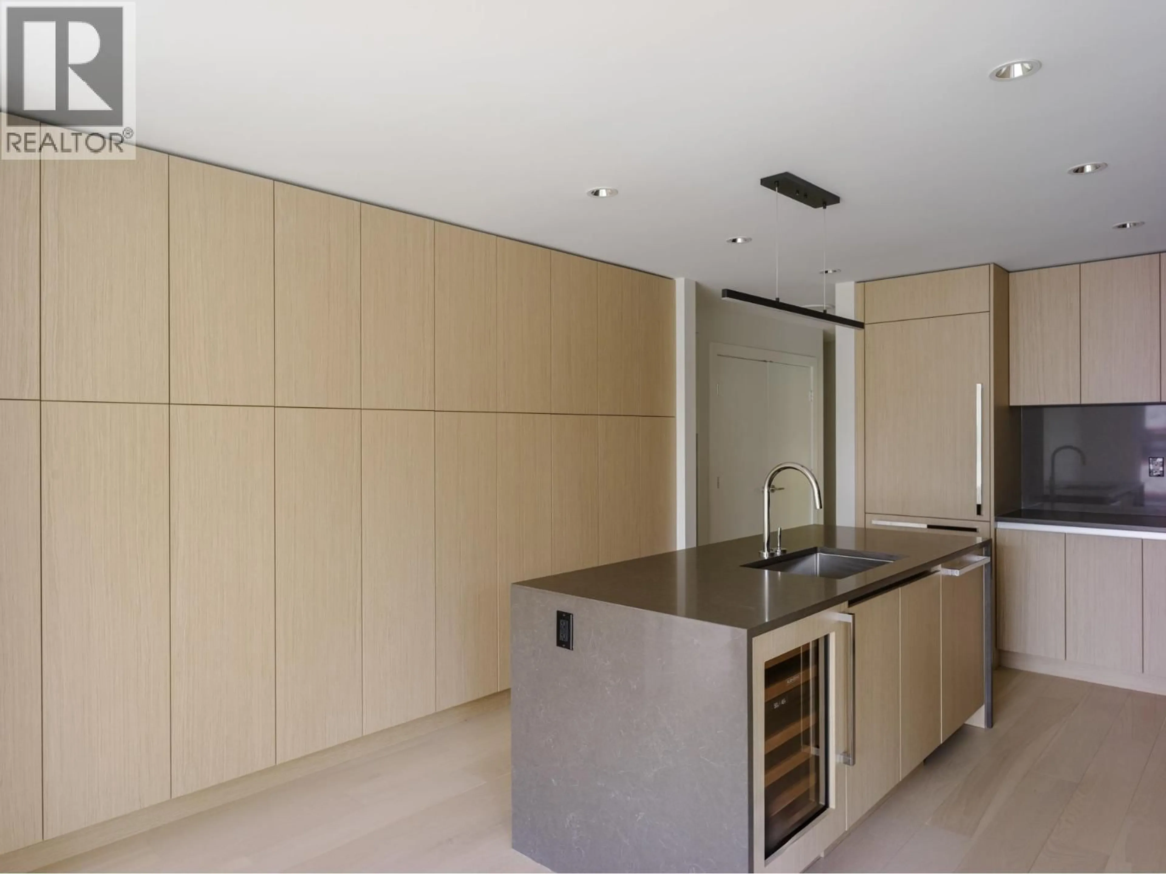 Contemporary kitchen, unknown for 304 - 3636 39TH AVENUE, Vancouver British Columbia V6N0E8