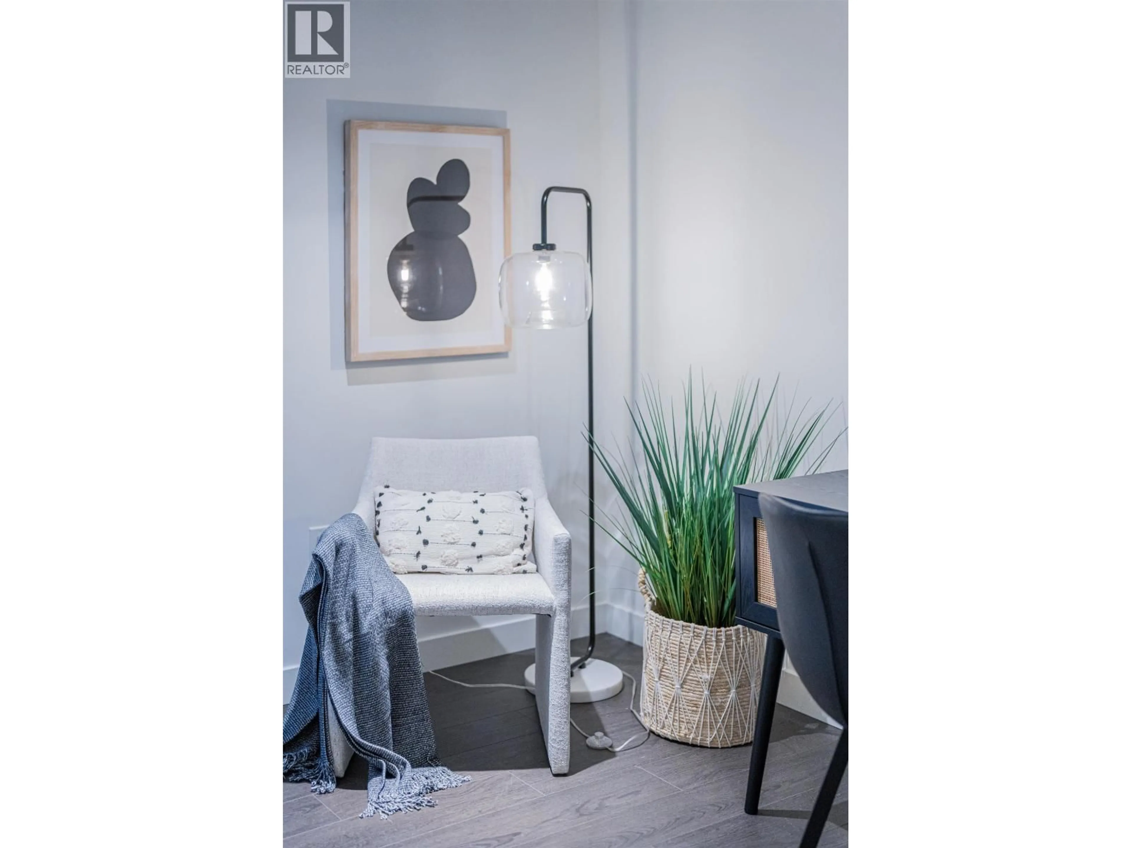 Indoor entryway for 416 - 8611 HAZELBRIDGE WAY, Richmond British Columbia V6X0W8