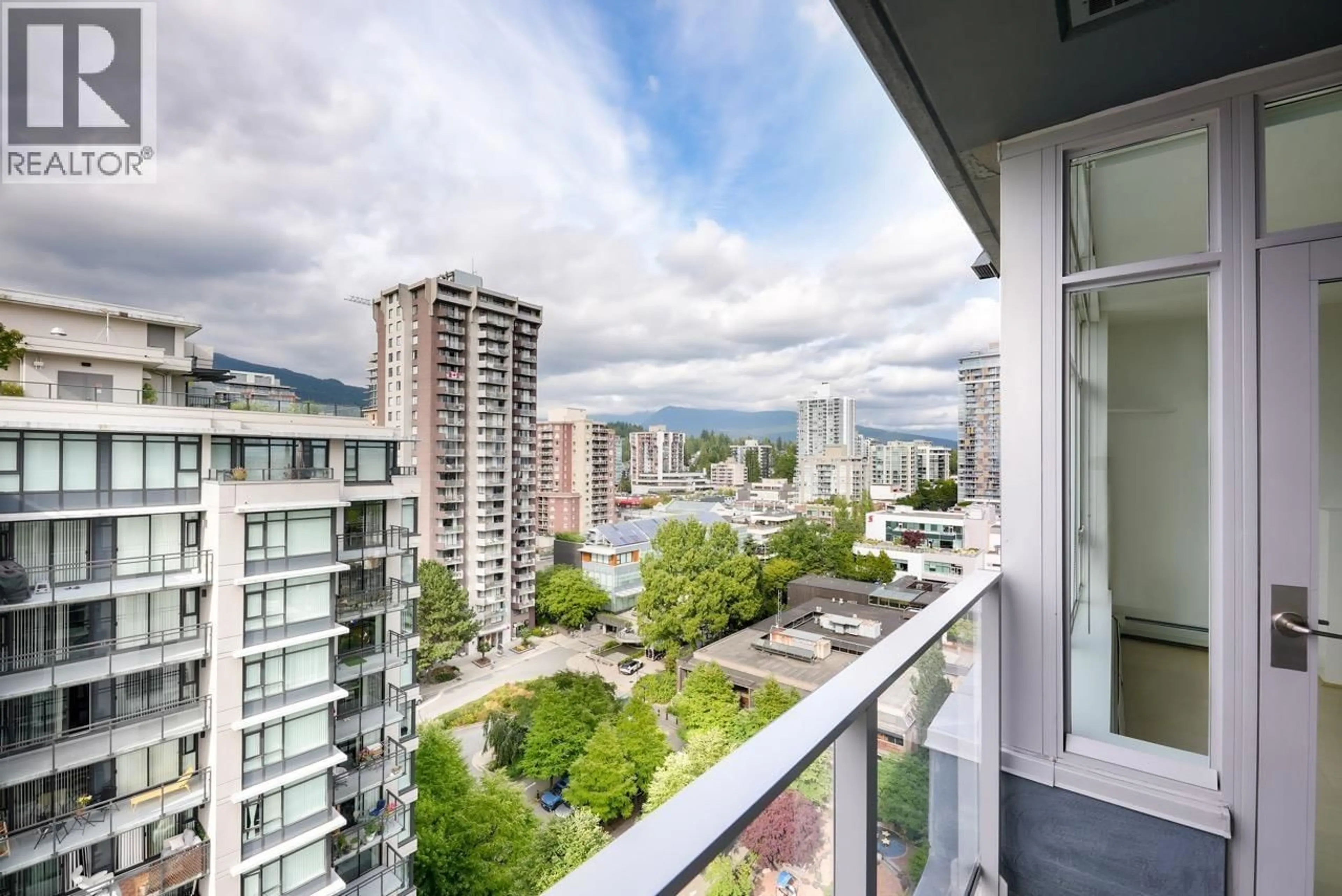 Balcony in the apartment, city buildings view from balcony for 1406 - 1320 CHESTERFIELD AVENUE, North Vancouver British Columbia V7M9A7