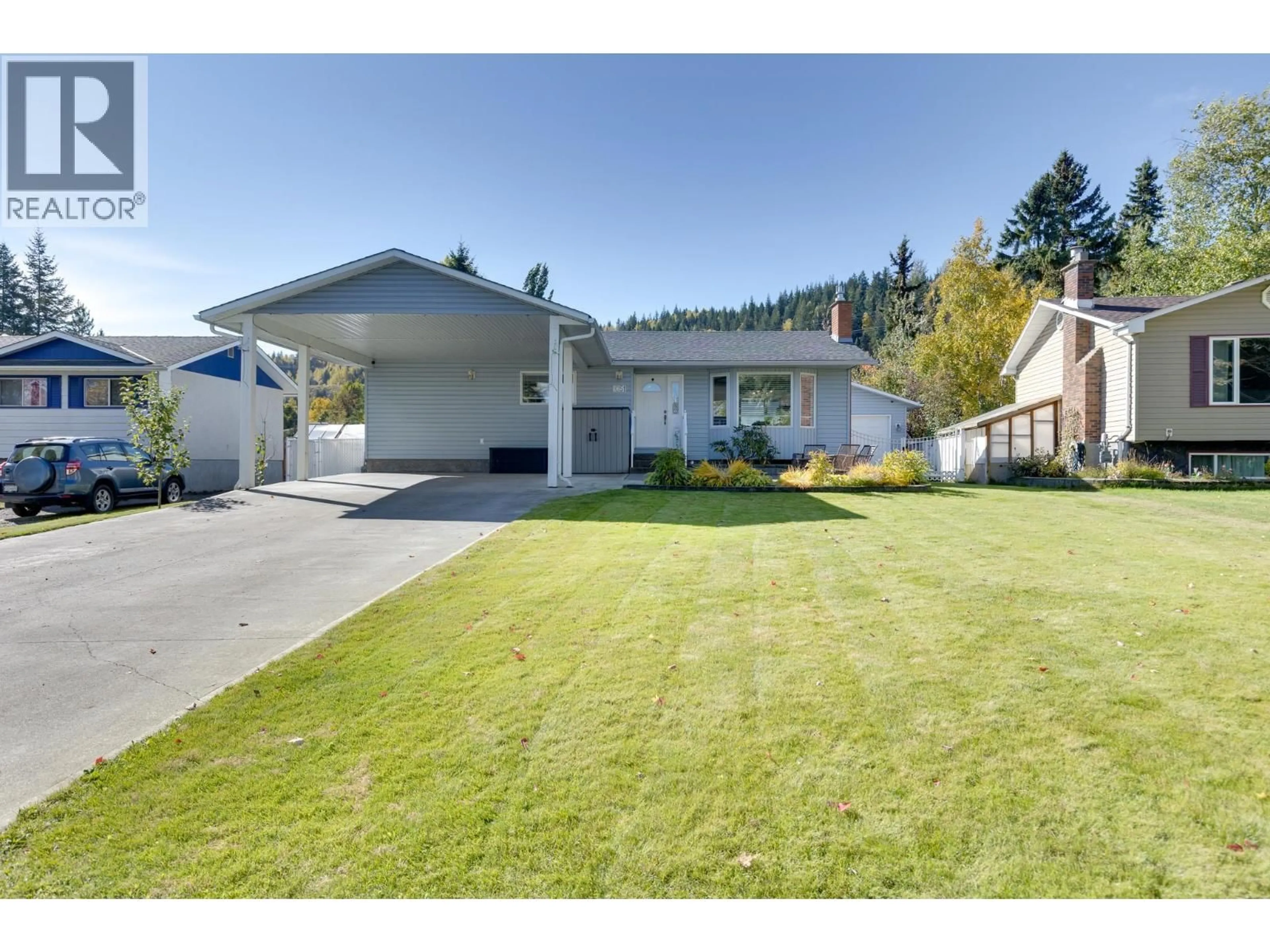A pic from outside/outdoor area/front of a property/back of a property/a pic from drone, street for 1051 NELSON CRESCENT, Prince George British Columbia V2M5A1