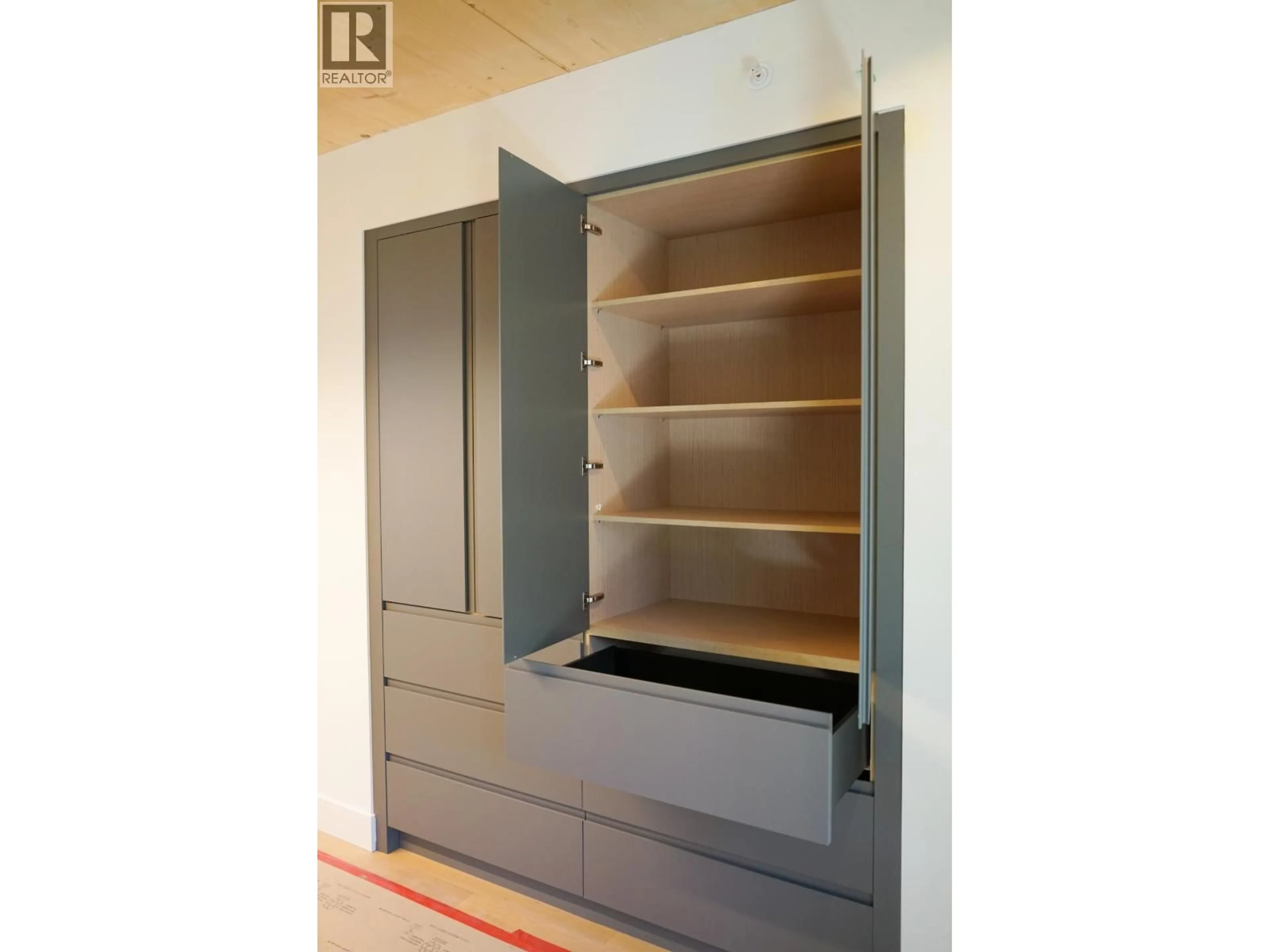 Storage room or clothes room or walk-in closet for 511 - 310 SALTER STREET, New Westminster British Columbia V3M0N7