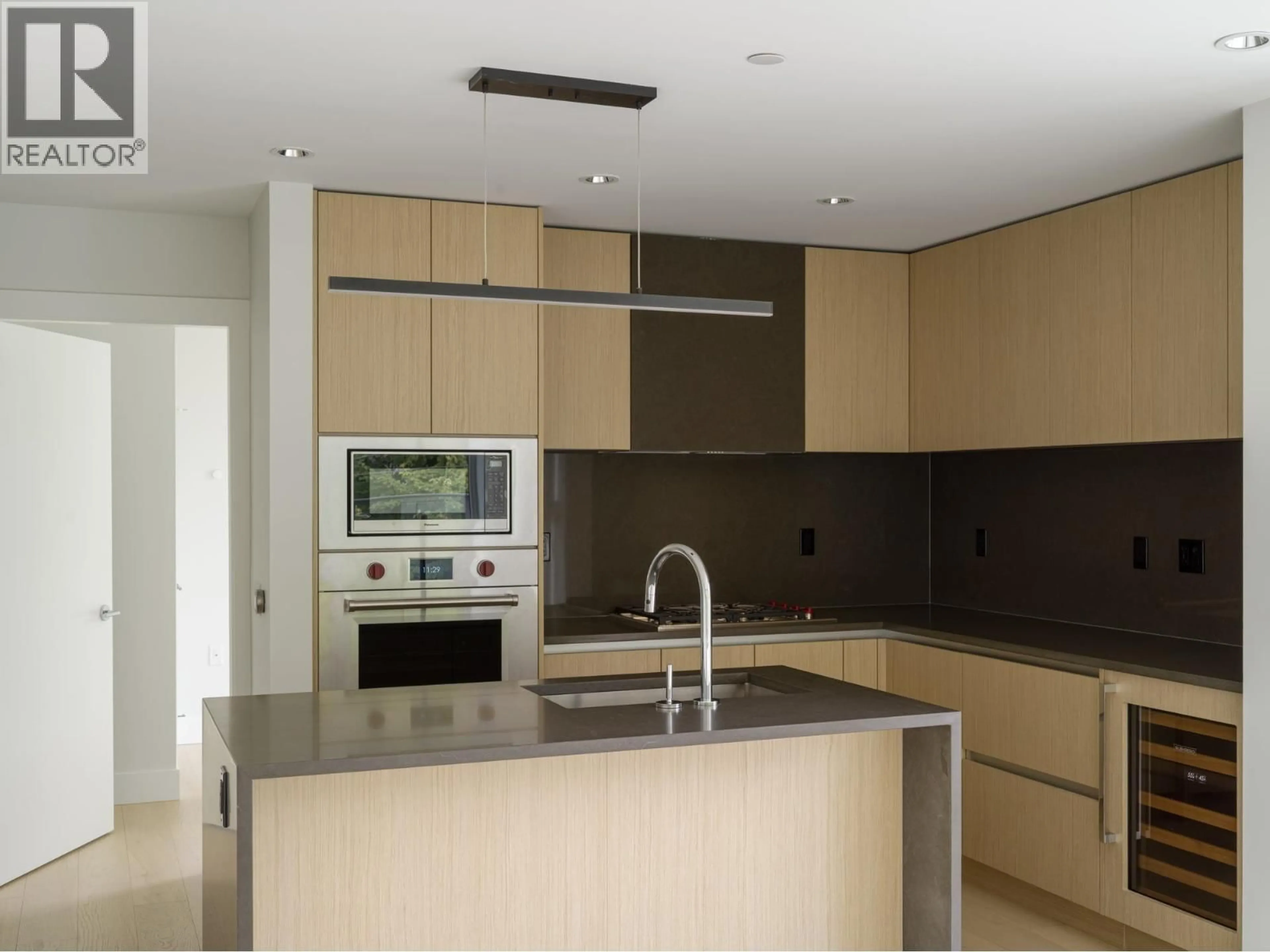 Standard kitchen, unknown for 302 - 3636 39TH AVENUE, Vancouver British Columbia V6N0E8