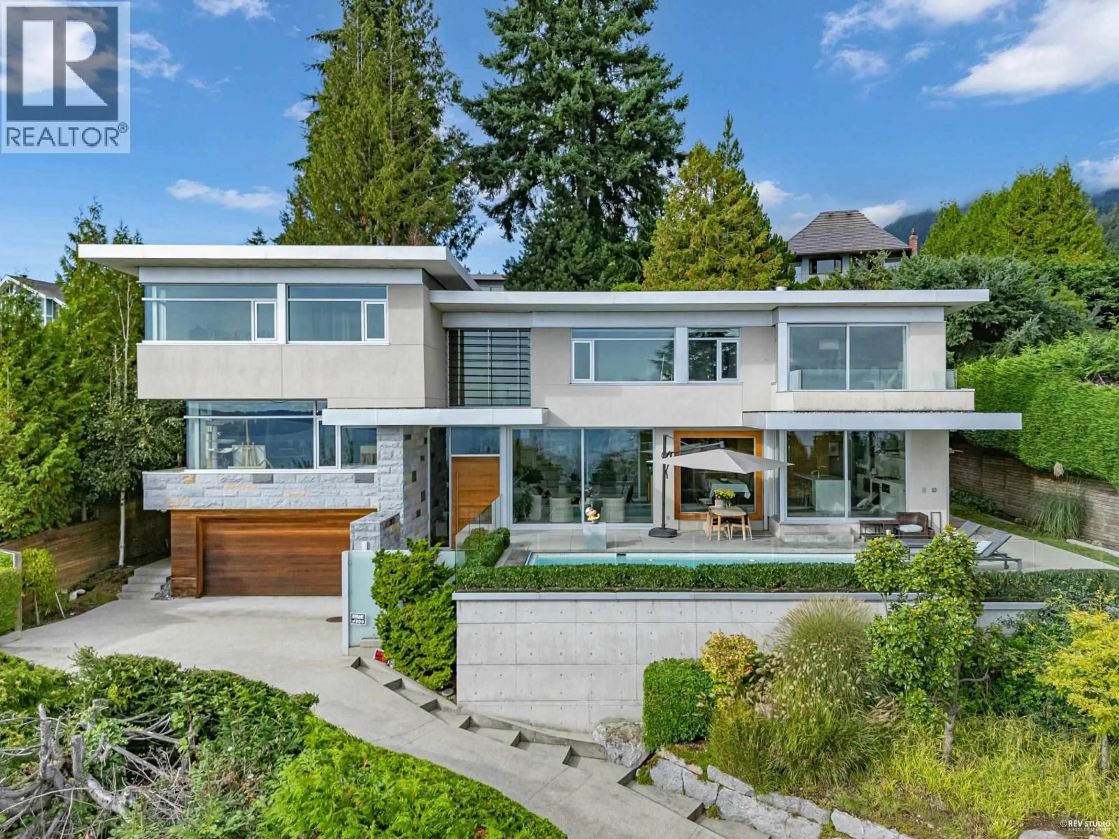 Home with brick exterior material, unknown for 4313 ROCKRIDGE ROAD, West Vancouver British Columbia V7W1A6