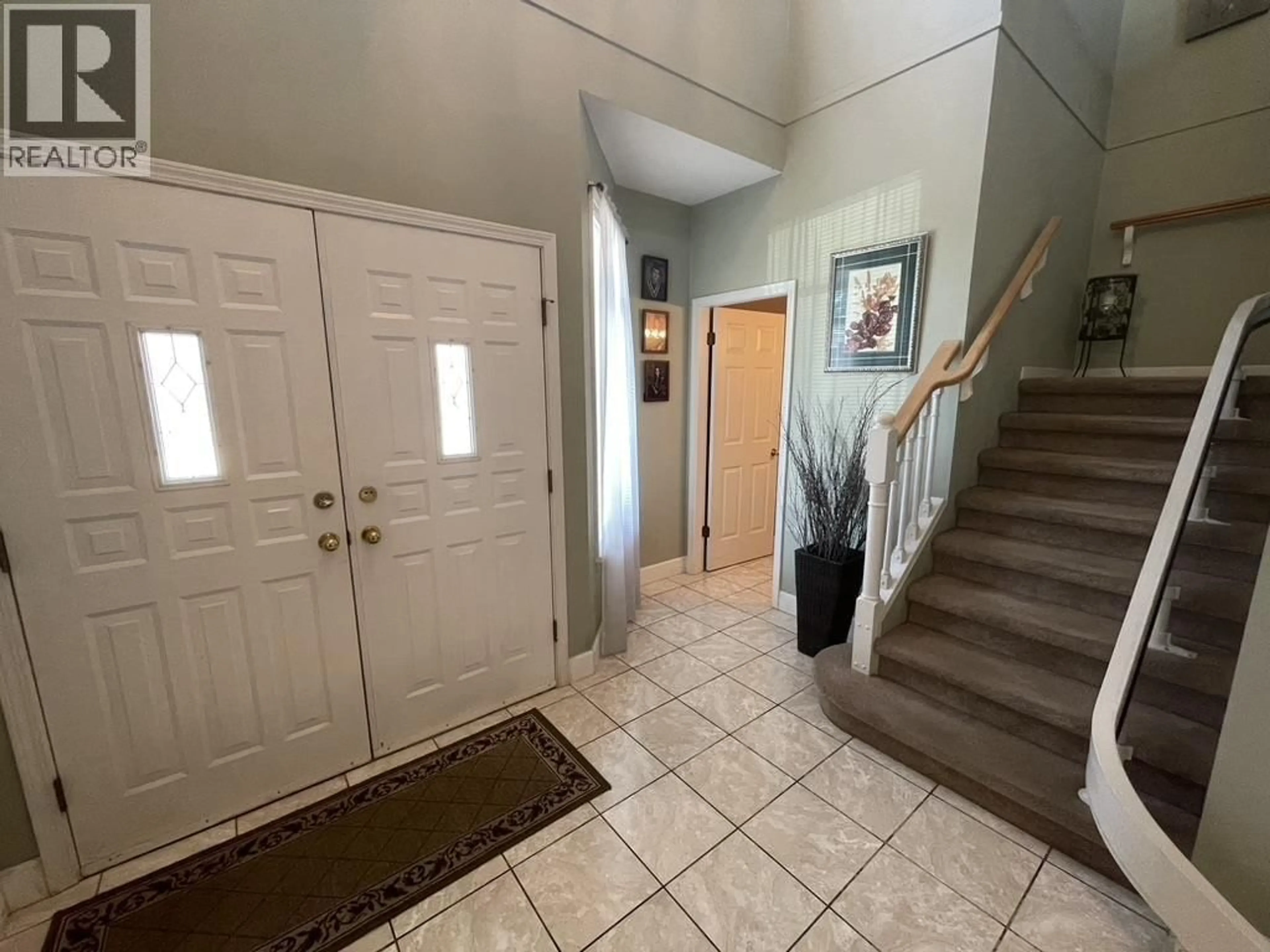 Indoor foyer for 8 - 6031 FRANCIS ROAD, Richmond British Columbia V7C1K4