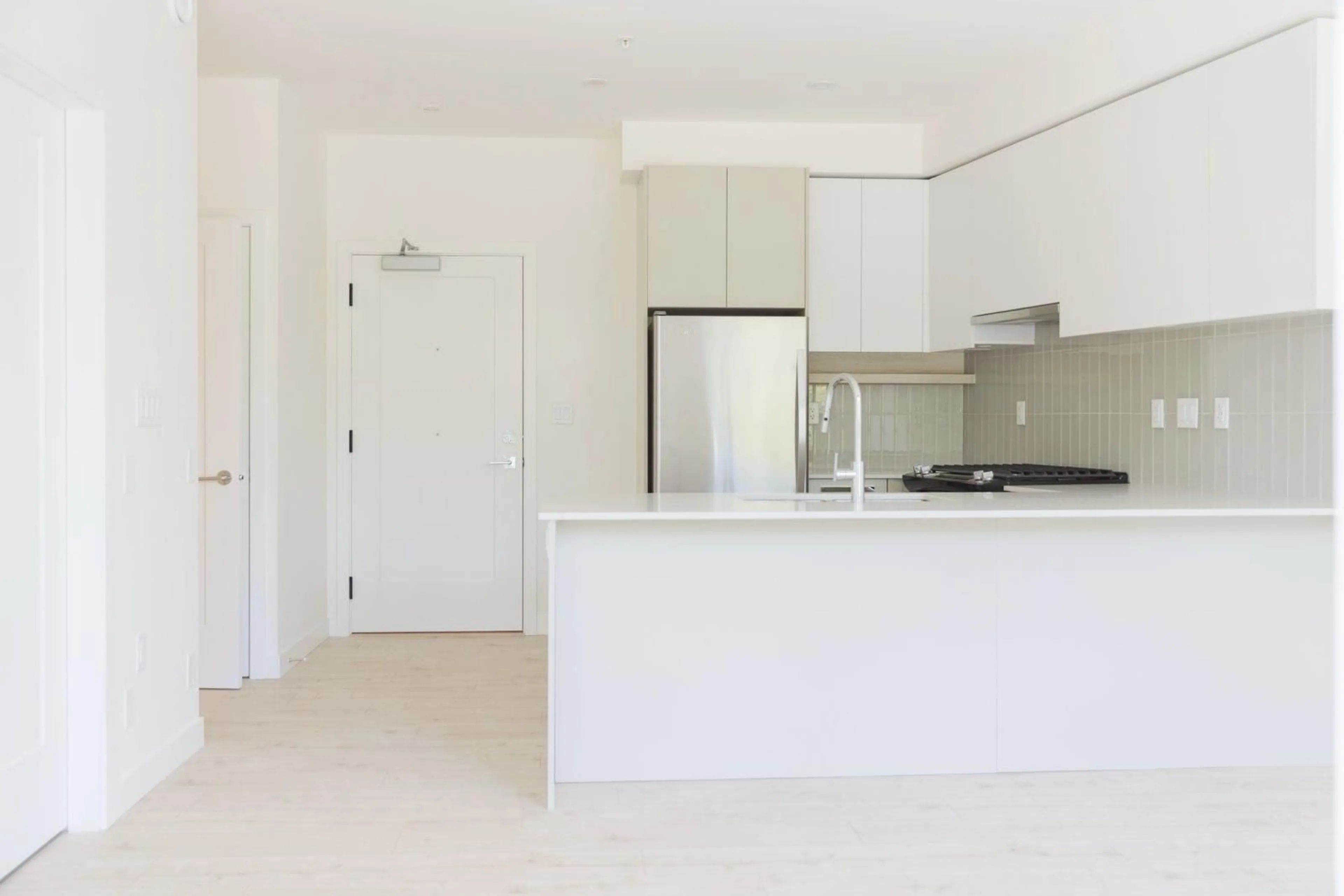 Standard kitchen, unknown for 314 - 13788 76, Surrey British Columbia V3W3E9