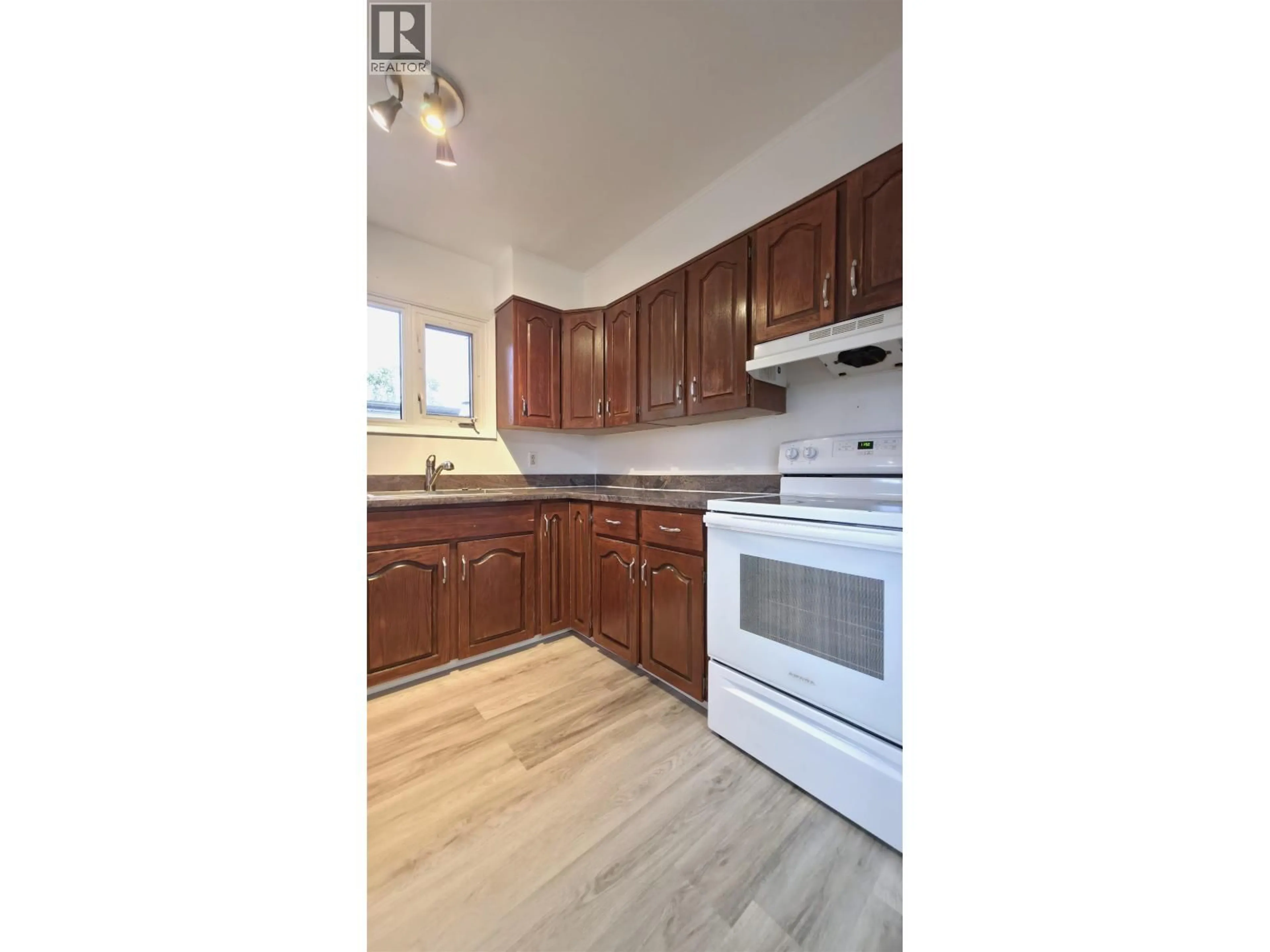Standard kitchen, wood/laminate floor for 1016 IRWIN STREET, Prince George British Columbia V2M2Y2
