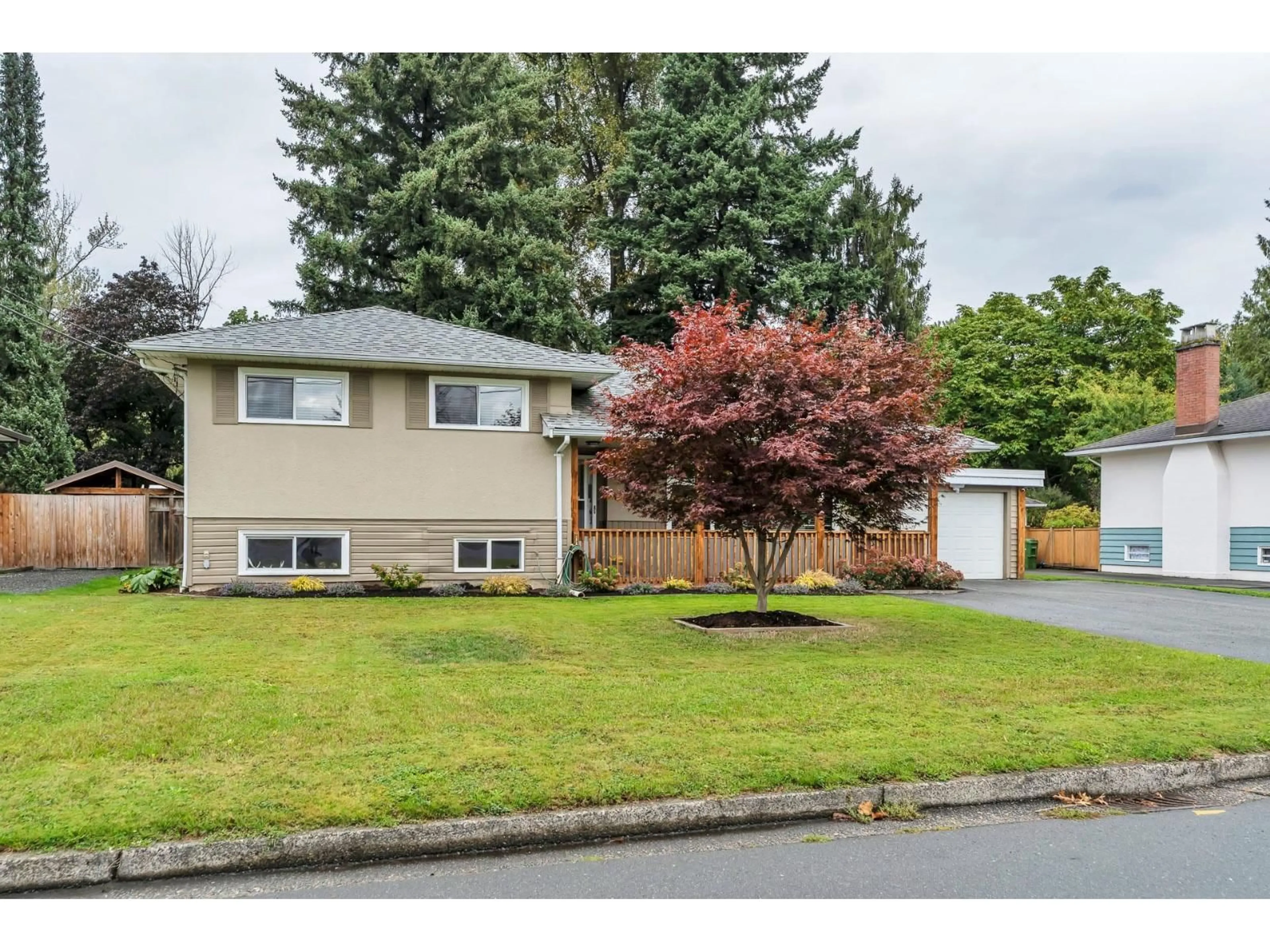 Home with vinyl exterior material, street for 45741 BERKELEY AVENUE, Chilliwack British Columbia V2P3N1