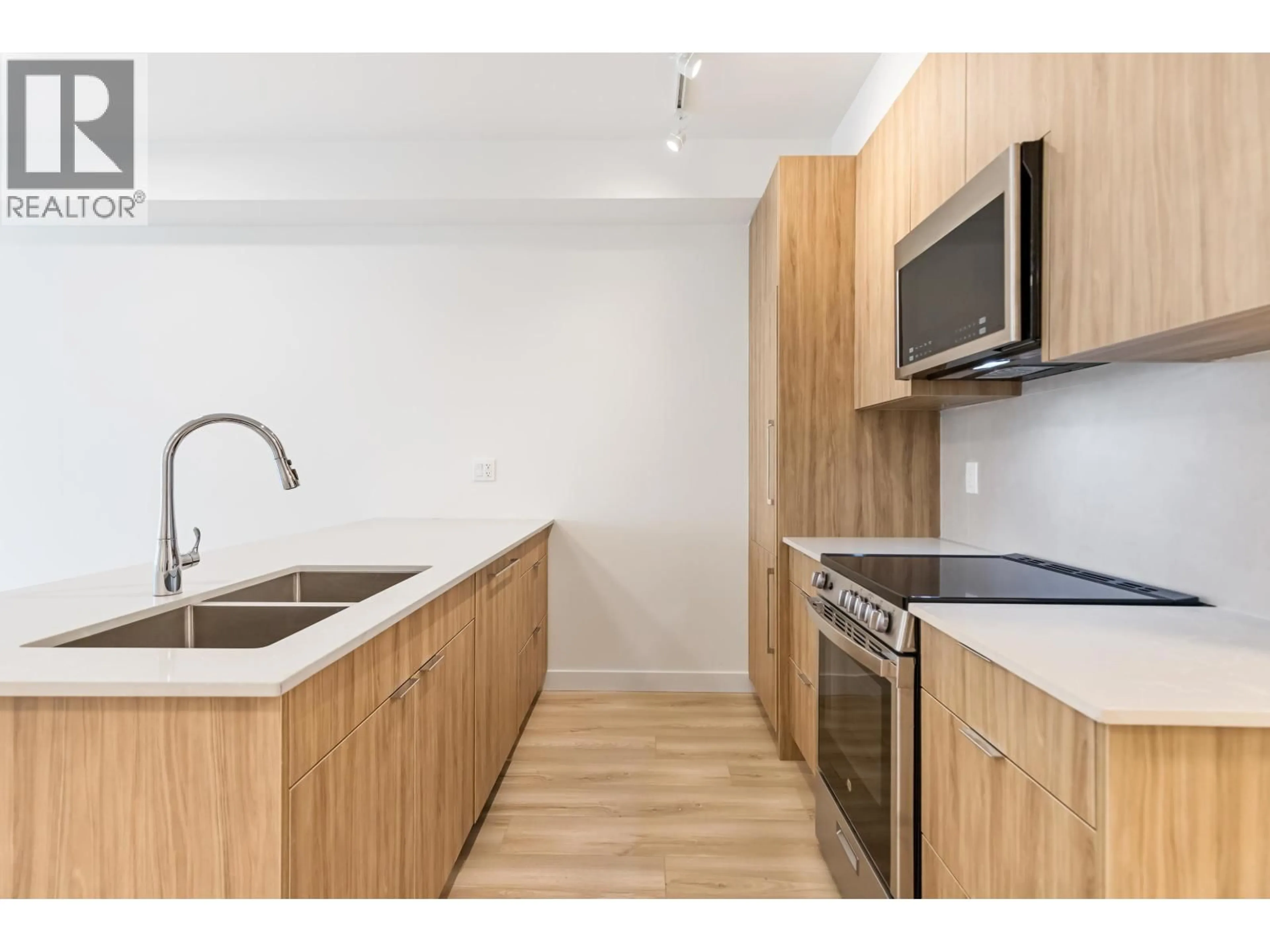 Standard kitchen, wood/laminate floor for 309 - 11913 BURNETT STREET, Maple Ridge British Columbia V2X4N1