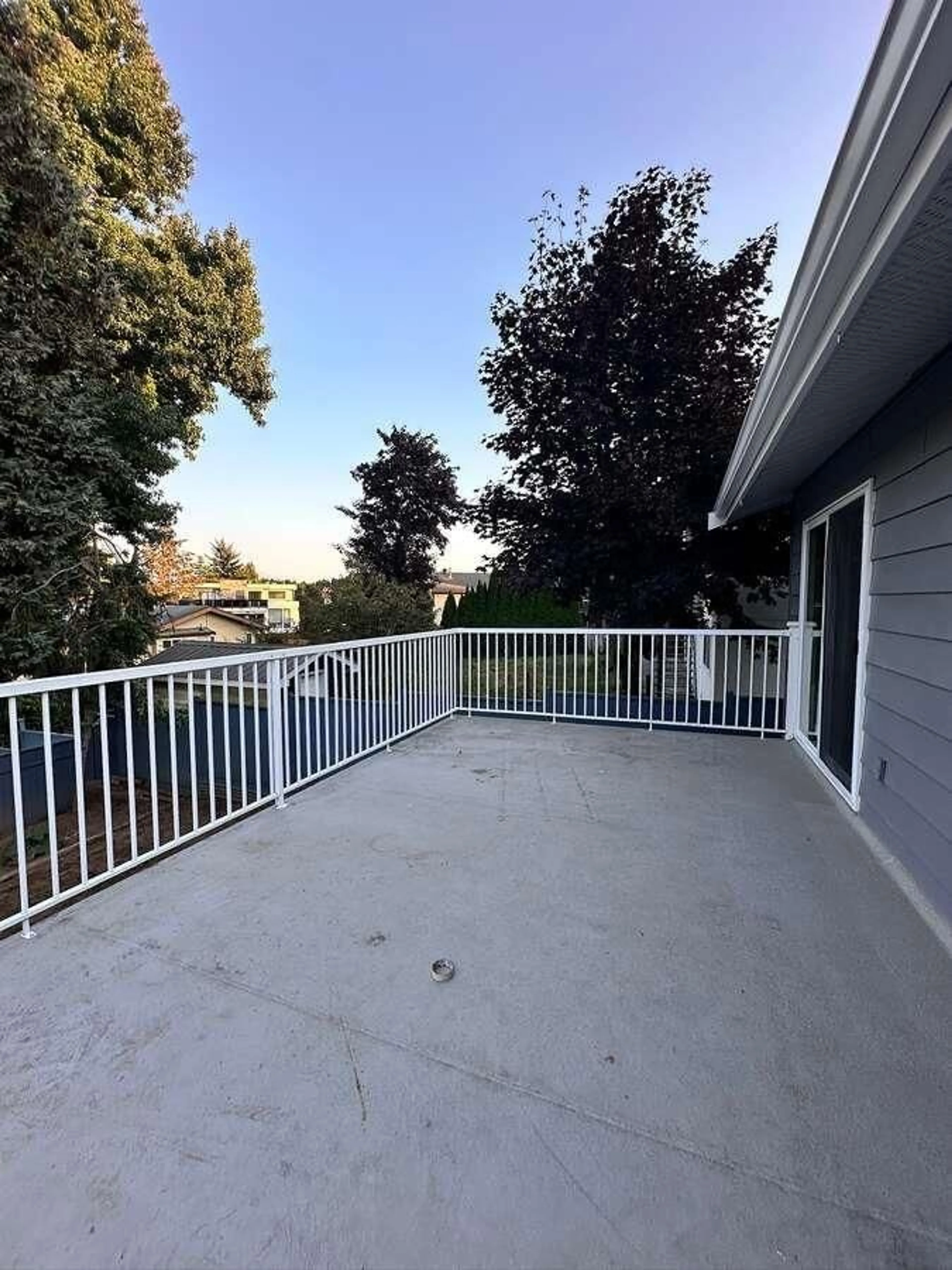 Patio, water/lake/river/ocean view for 3782 LINDSAY, Abbotsford British Columbia V2S7A3