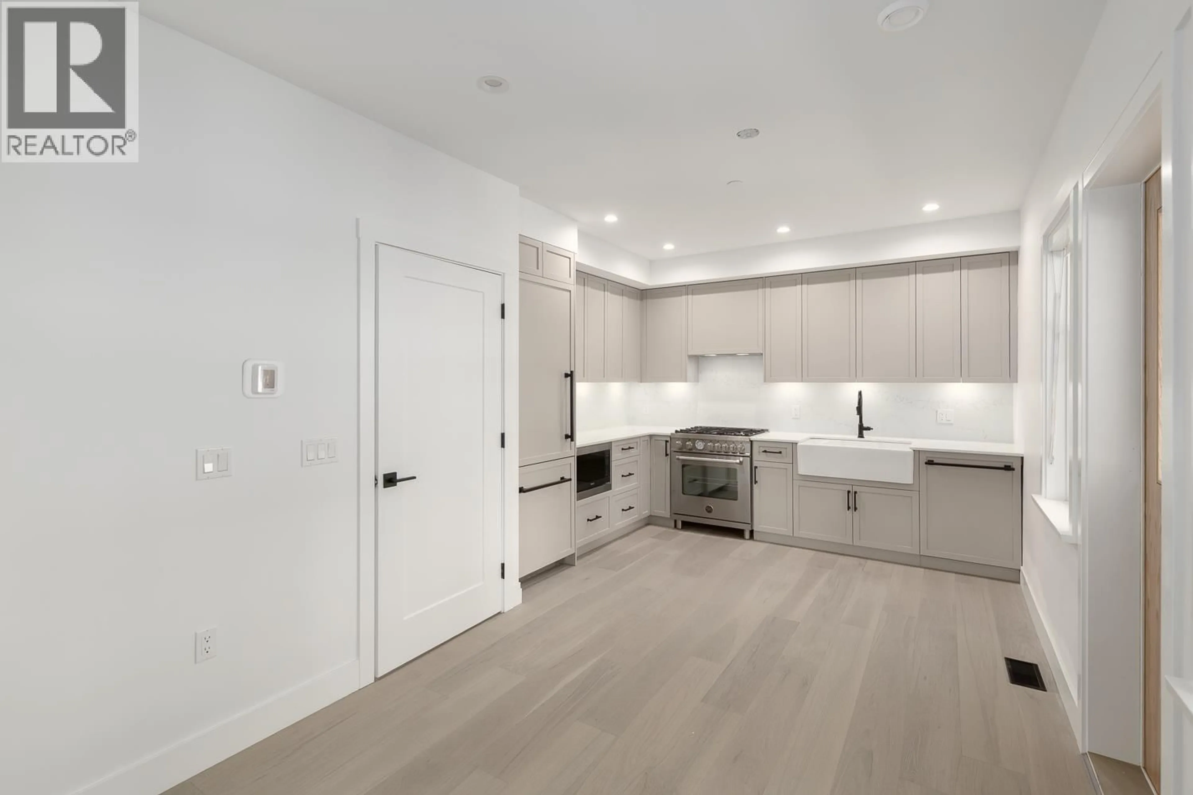 Open concept kitchen, unknown for 1081 SEMLIN DRIVE, Vancouver British Columbia V5L2N6