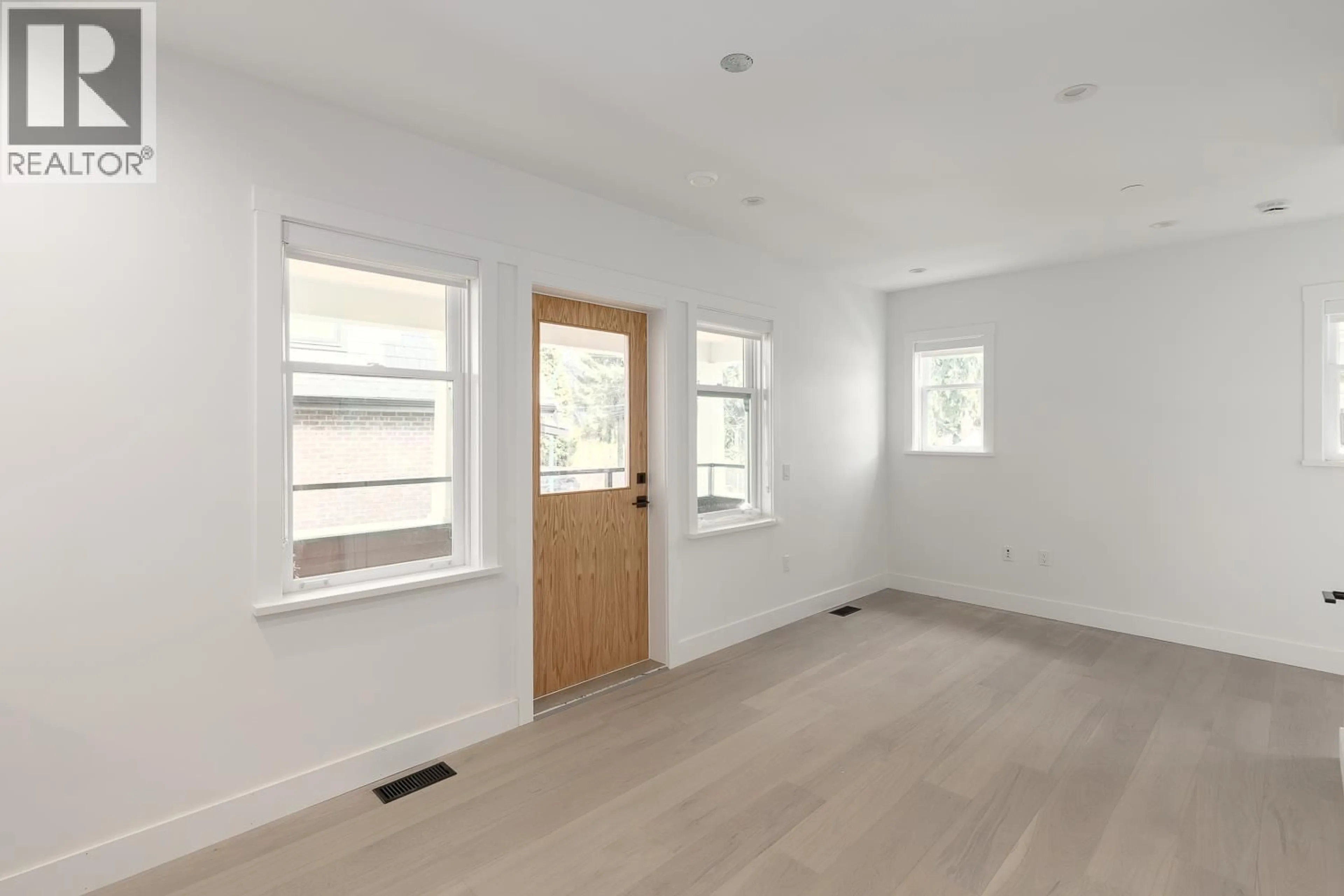 A pic of a room for 1081 SEMLIN DRIVE, Vancouver British Columbia V5L2N6
