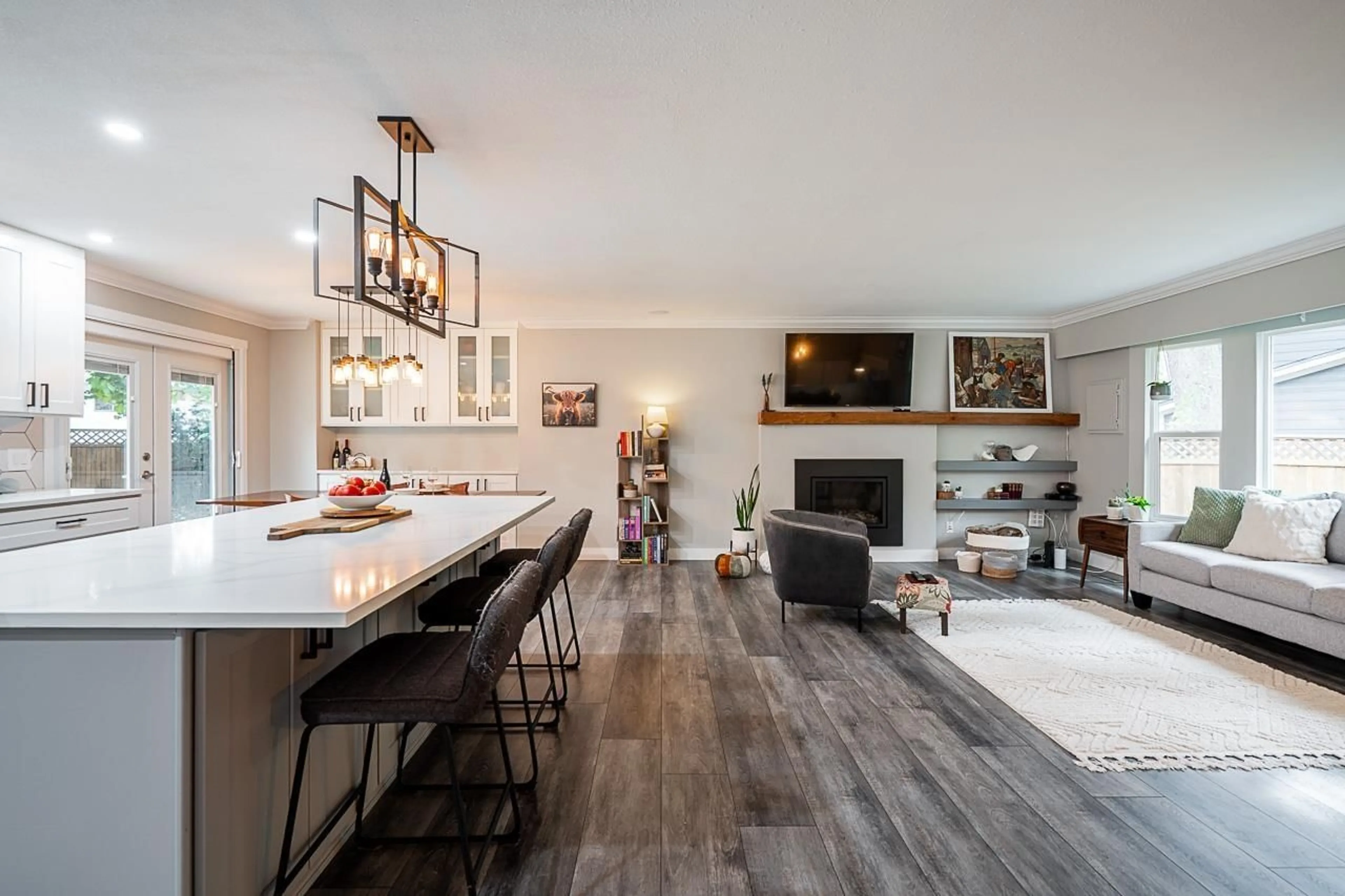 Open concept kitchen, wood/laminate floor for 18232 SHETLAND, Surrey British Columbia V3S5C5