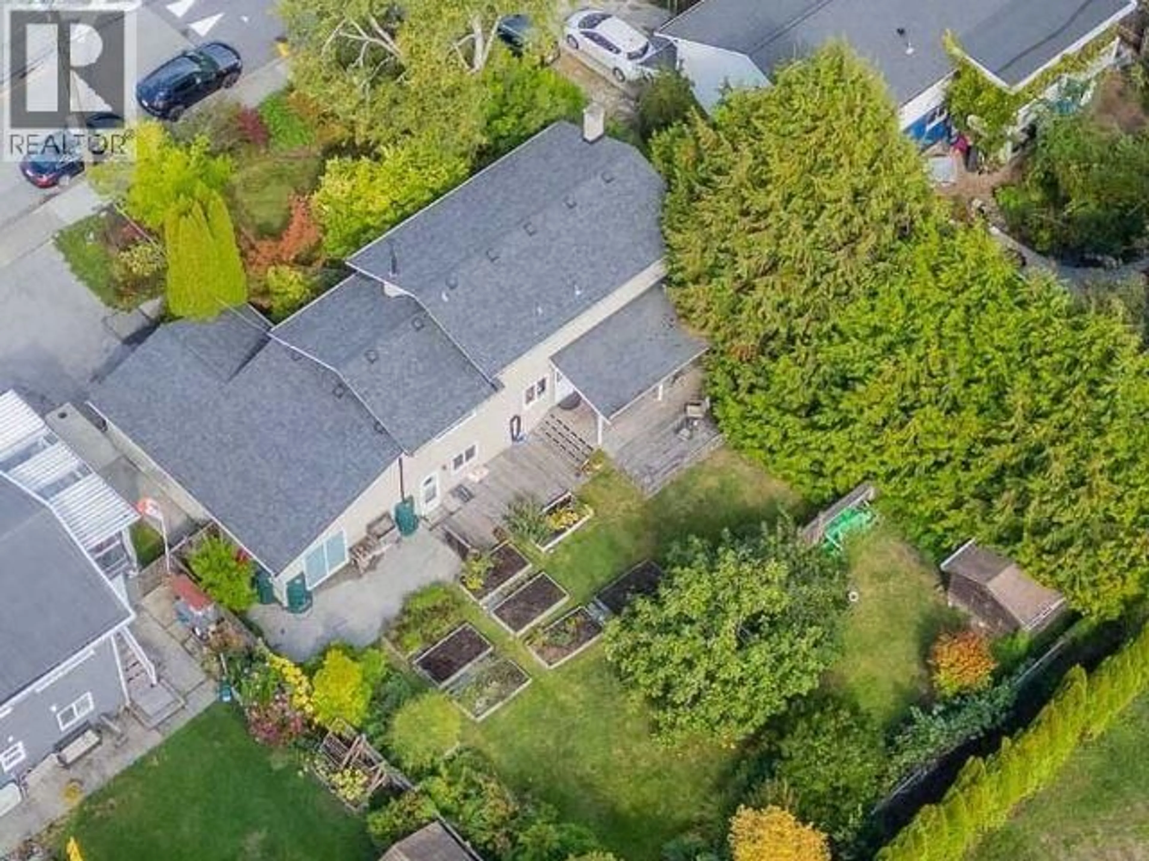 A pic from outside/outdoor area/front of a property/back of a property/a pic from drone, street for 5164 CENTRAL AVENUE, Delta British Columbia V4K2H2