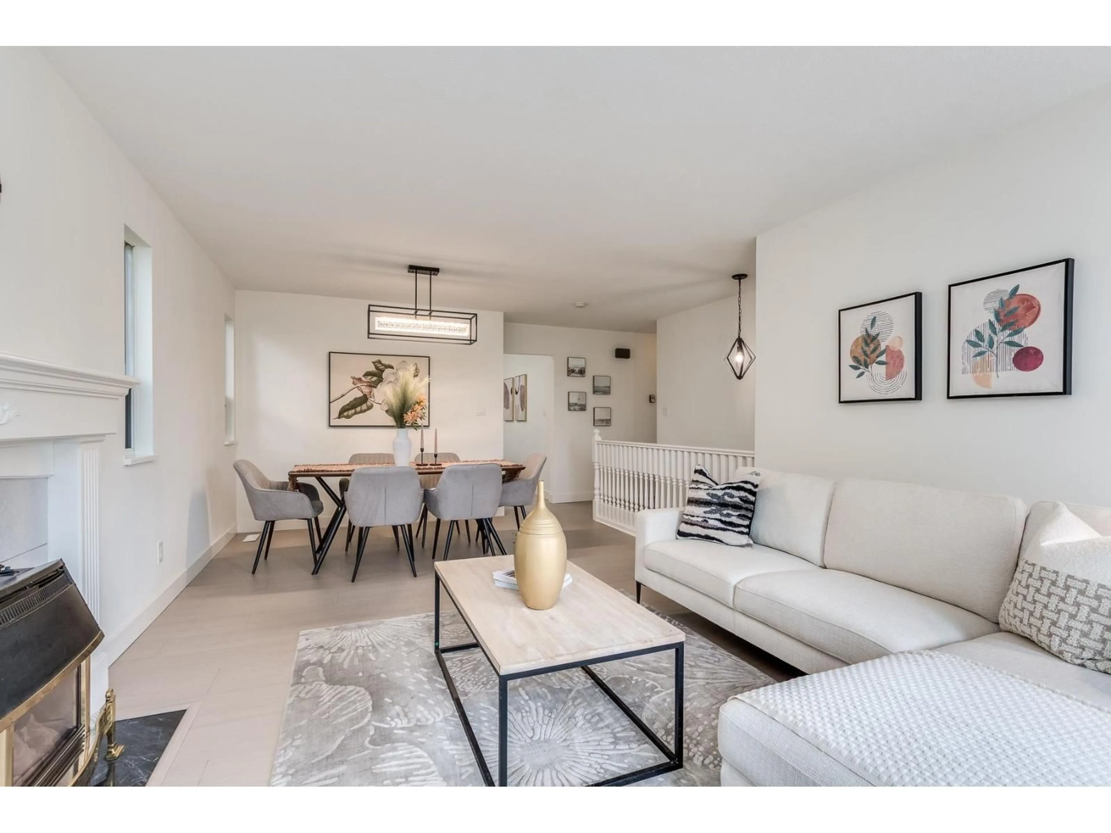 Living room with furniture, unknown for 33565 MCCALLUM, Abbotsford British Columbia V2S7B6