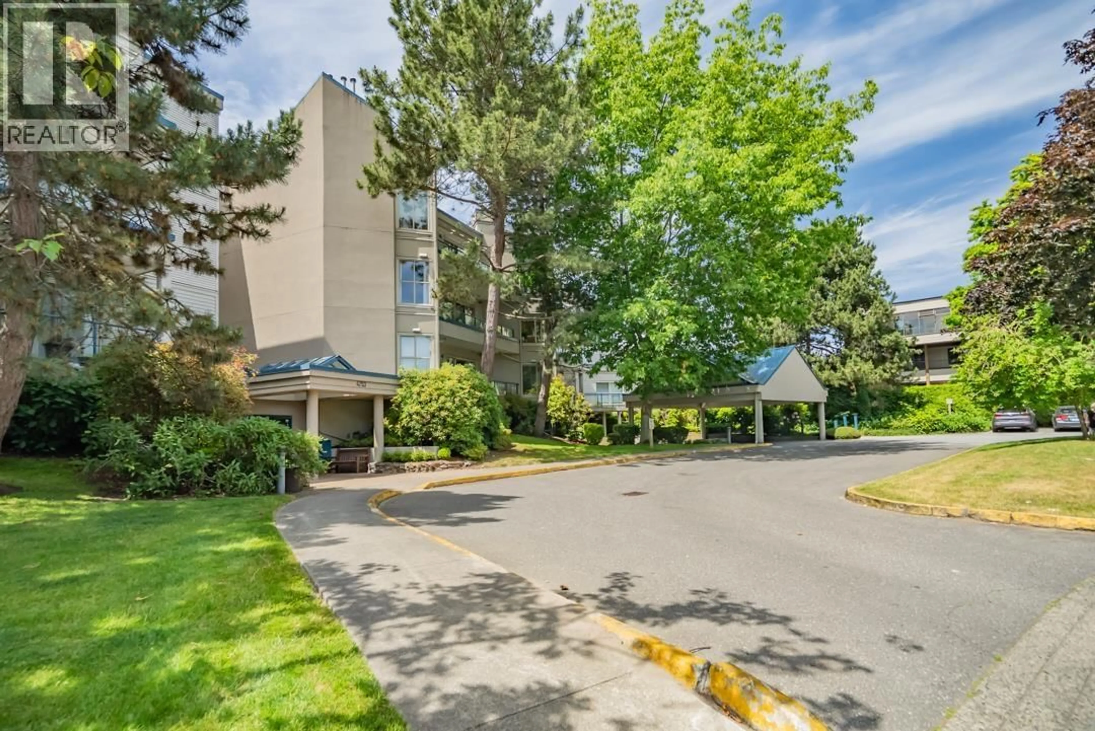 Indoor foyer for 108 - 4753 RIVER ROAD, Delta British Columbia V4K1R9
