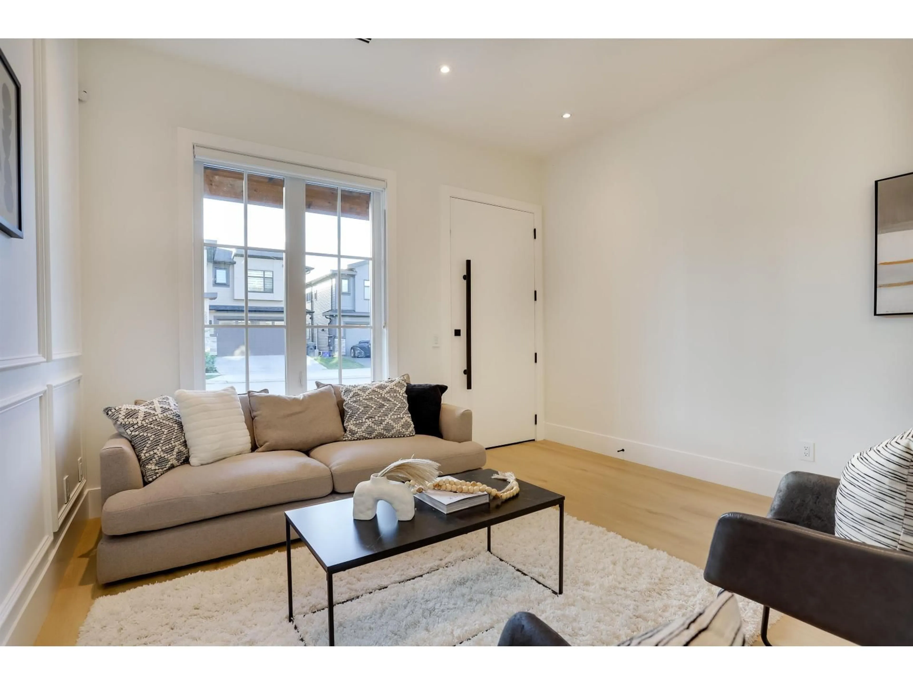 Living room with furniture, unknown for 7522 205A, Langley British Columbia V2Y1V5