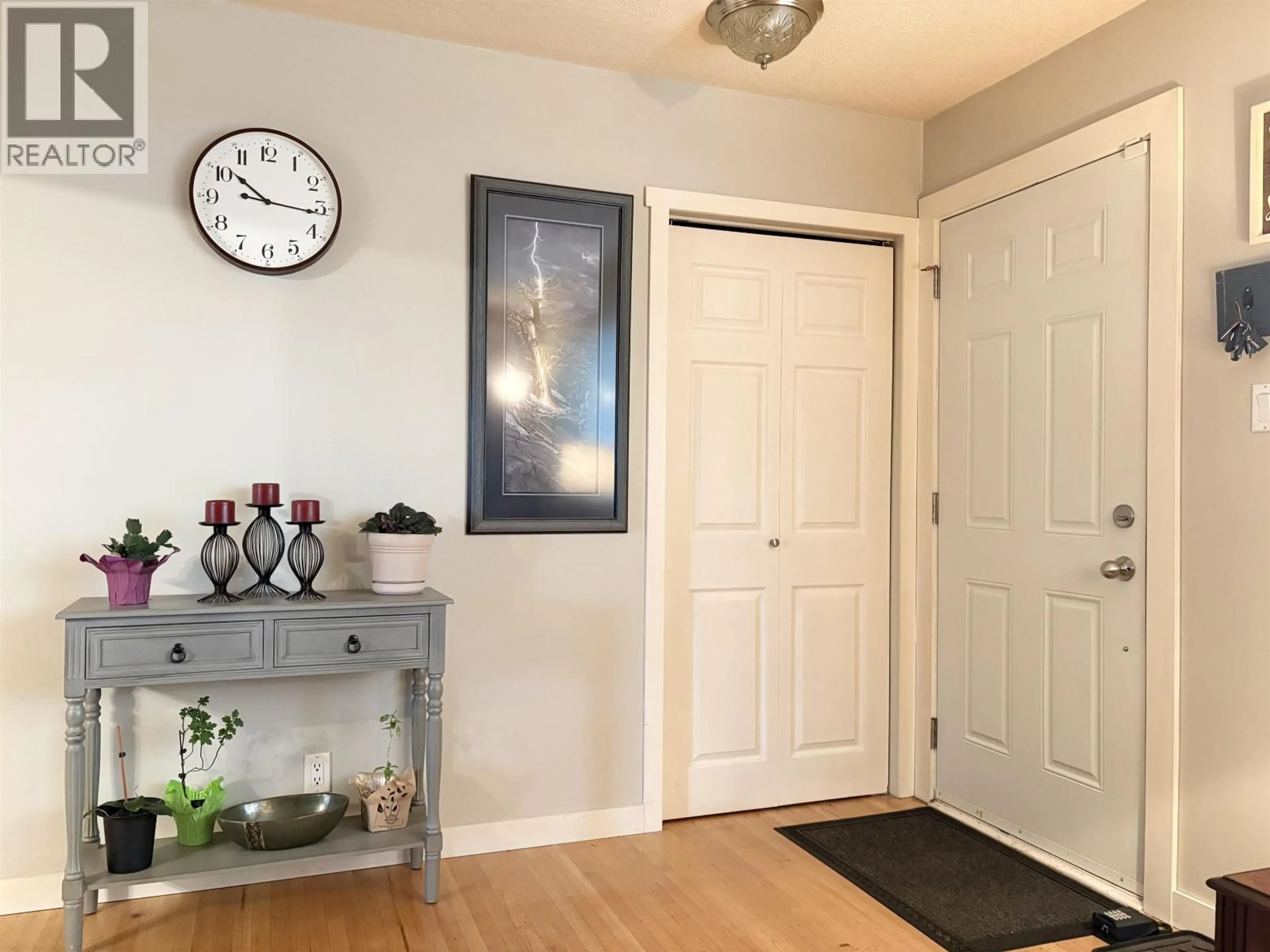 Indoor entryway for 298 QUINN STREET, Prince George British Columbia V2M3J5