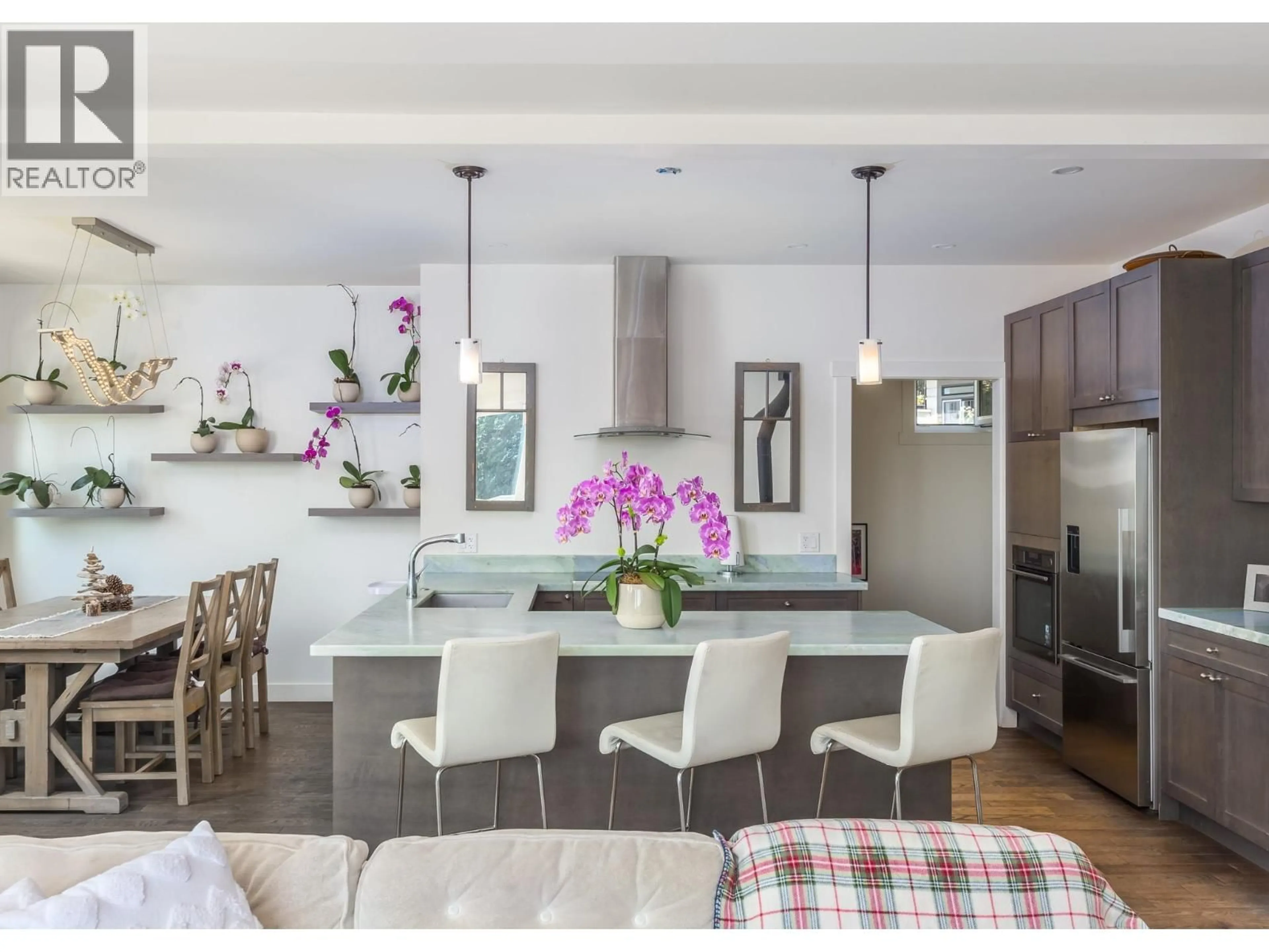 Open concept kitchen, unknown for 679 COPPER DRIVE, Britannia Beach British Columbia V0N1J0