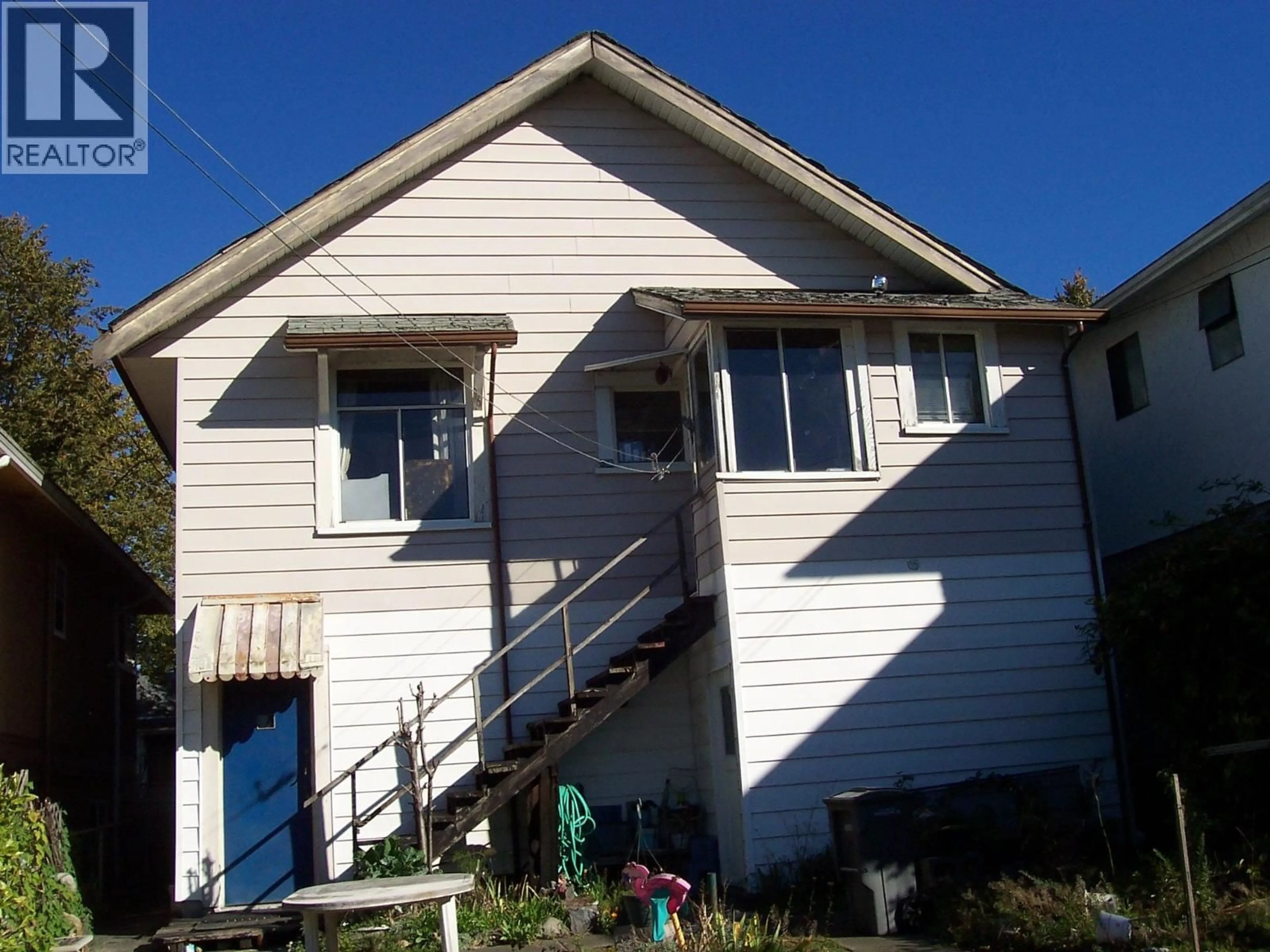 Home with vinyl exterior material, building for 456 46TH AVENUE, Vancouver British Columbia V5W1Z9