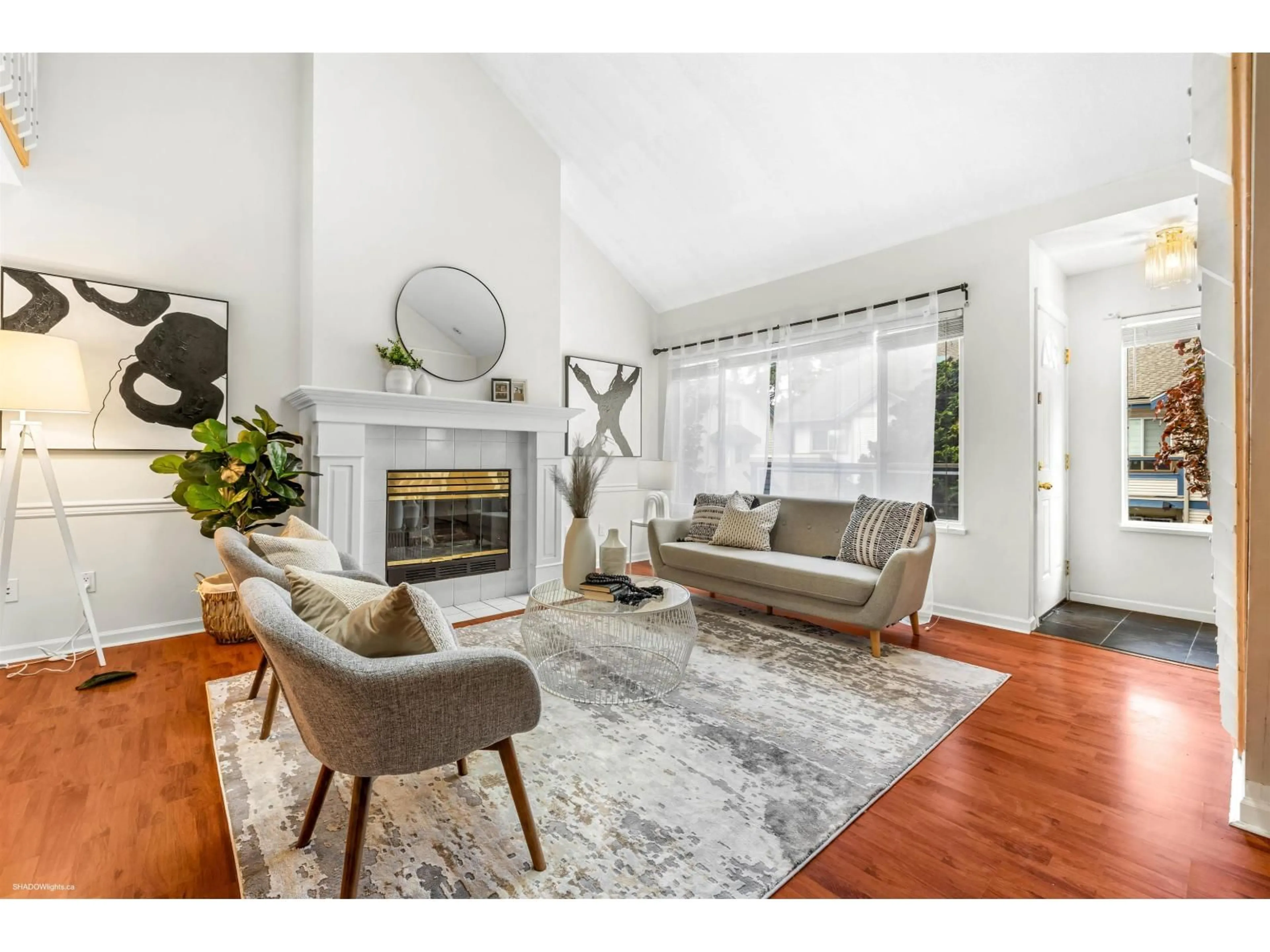 Living room with furniture, unknown for 222 - 7837 120A, Surrey British Columbia V3W0W9